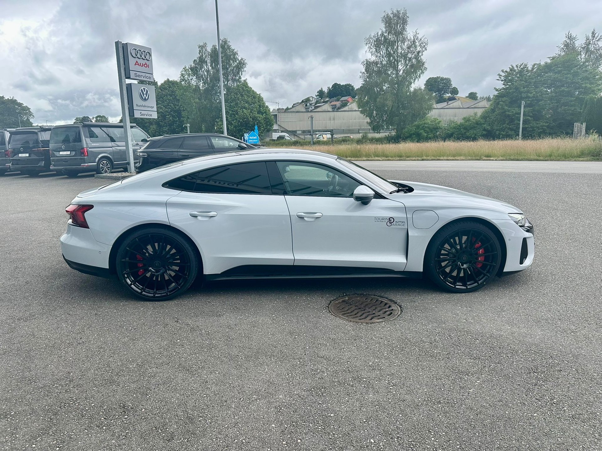 AUDI e-tron GT quattro-image-7