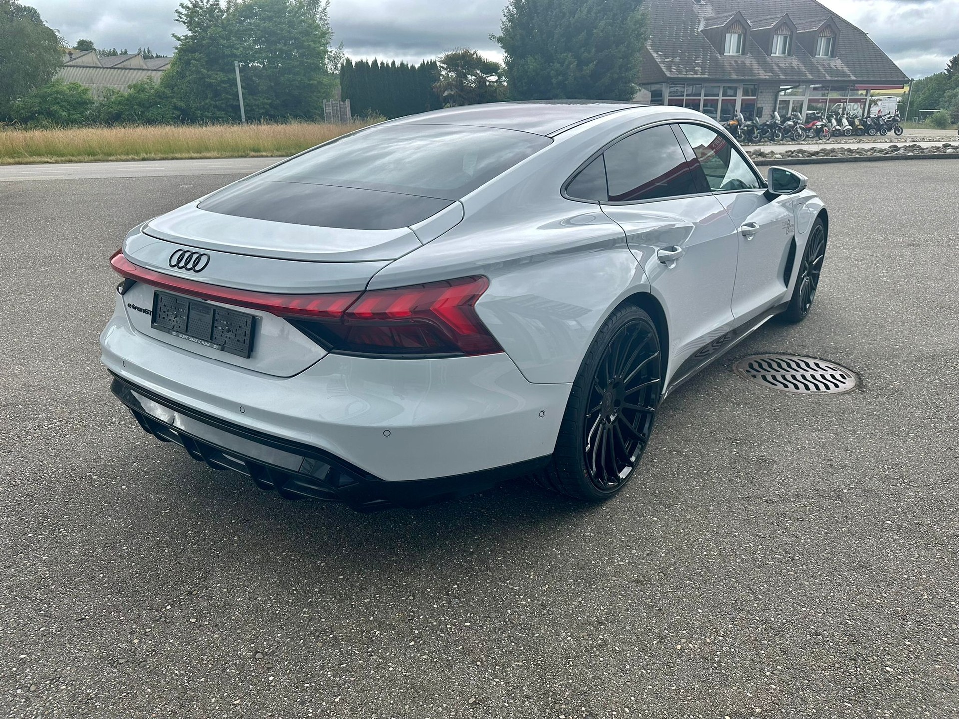 AUDI e-tron GT quattro-image-6