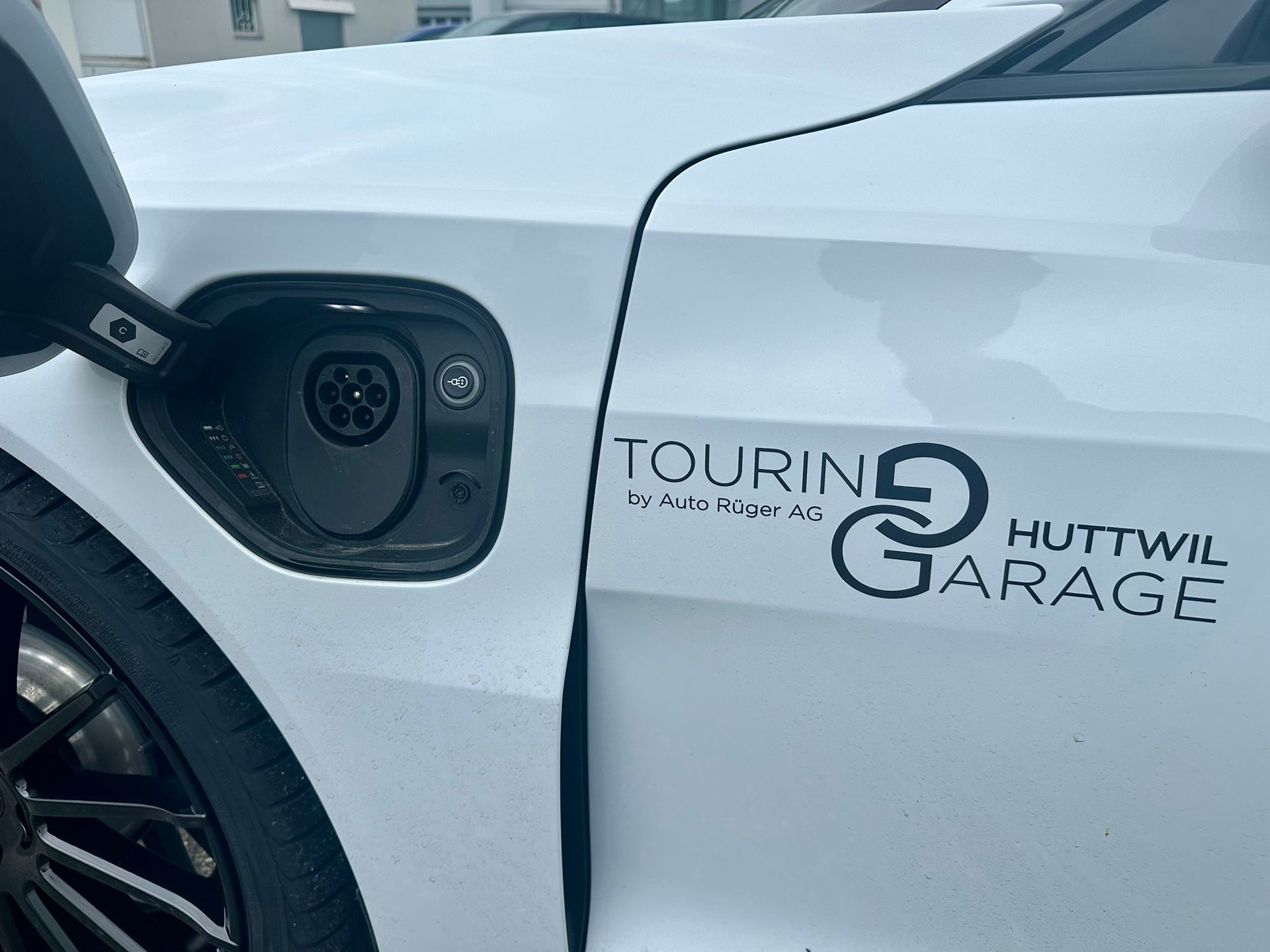 AUDI e-tron GT quattro-showroom-element-2