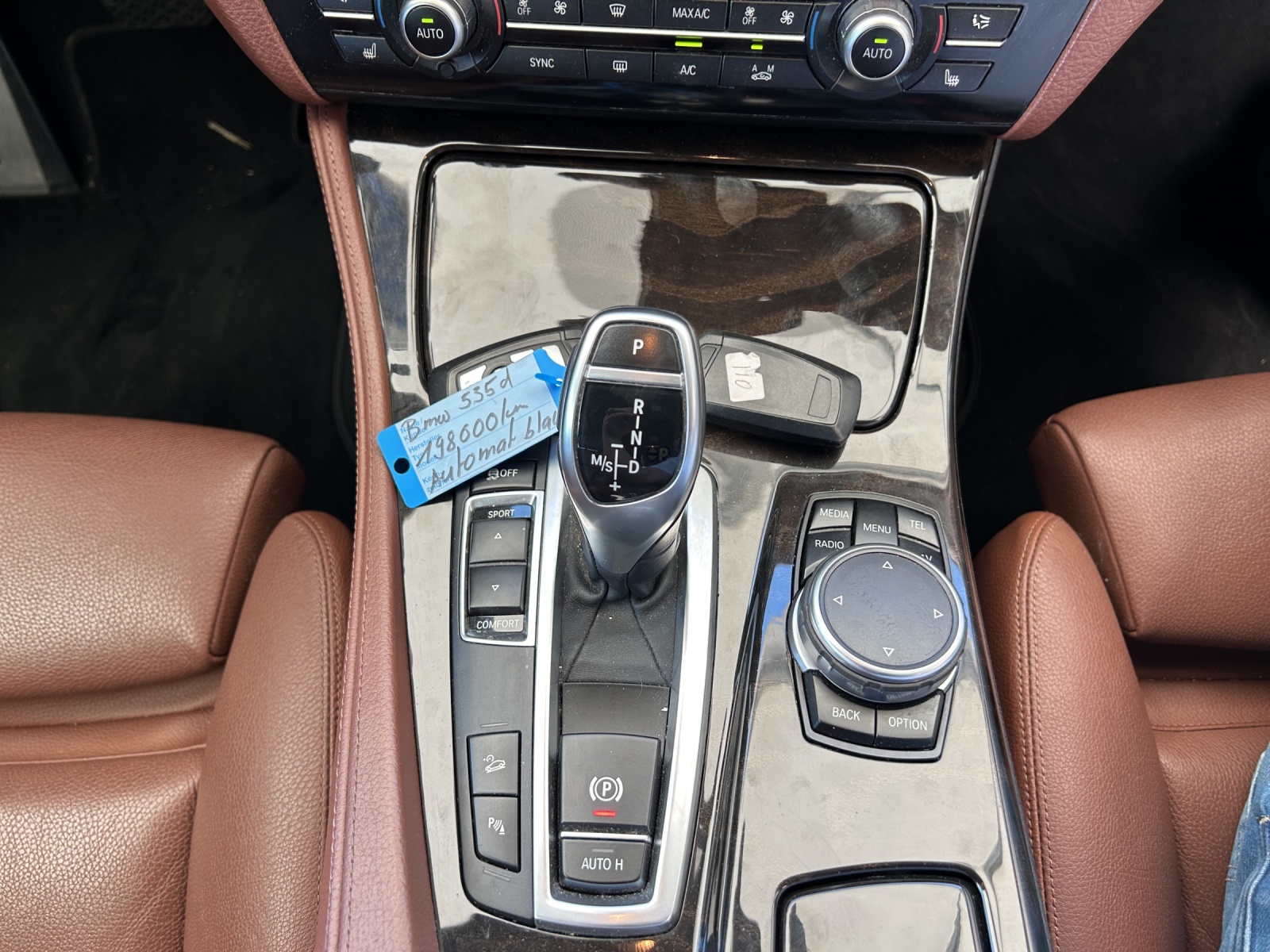 BMW 535d Touring xDrive Luxury Line Steptronic-image-13