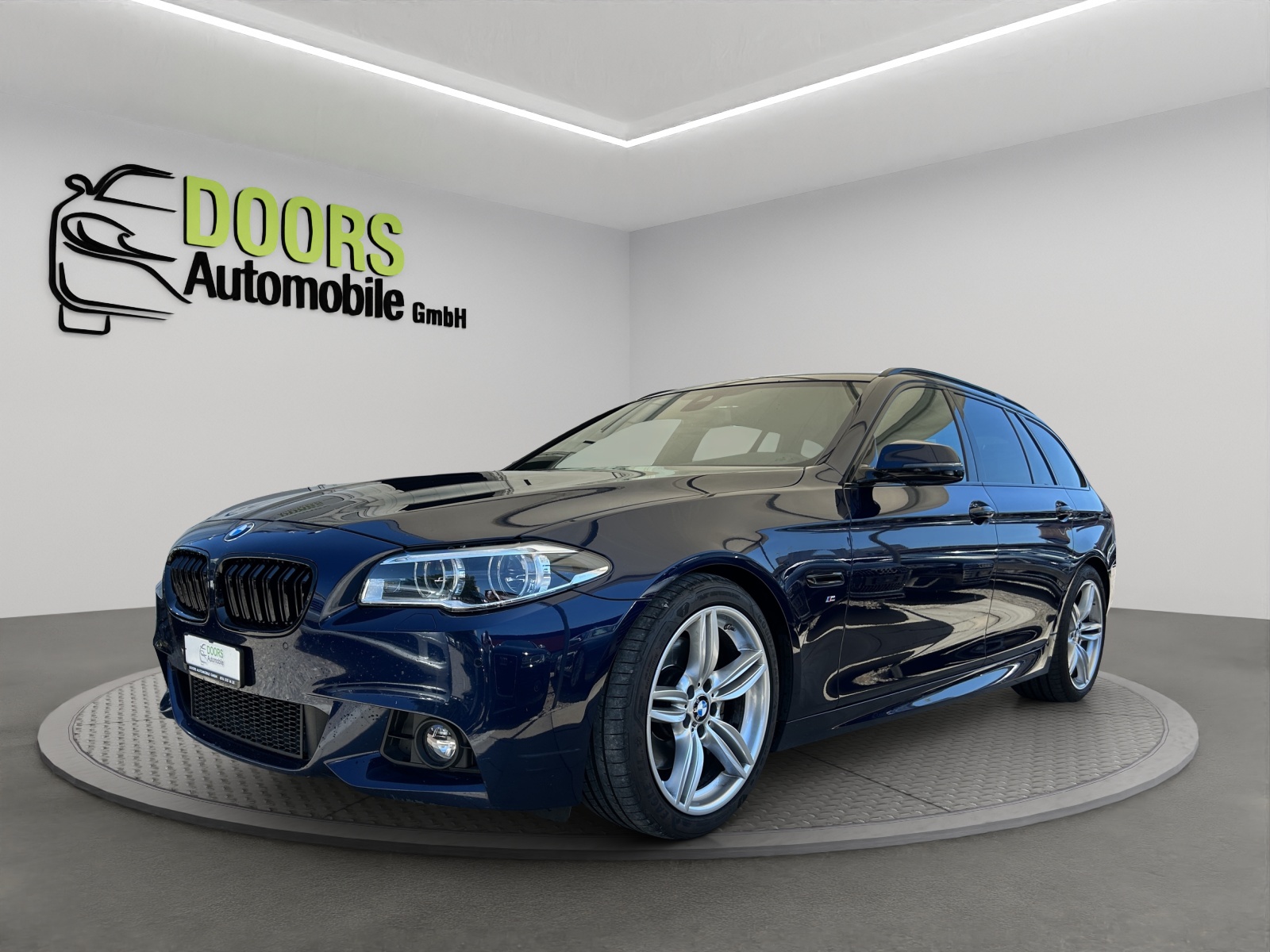 BMW 535d Touring xDrive Luxury Line Steptronic-showroom-element-2