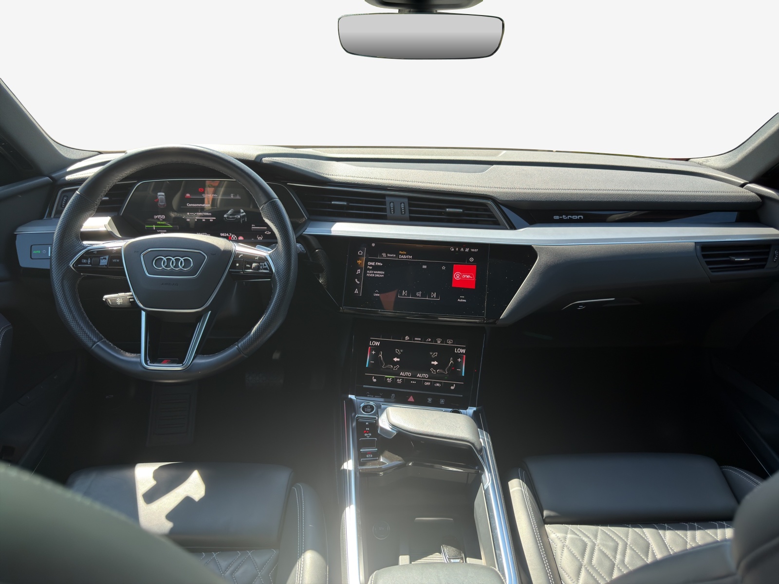 AUDI e-tron 55 S Line quattro-image-8
