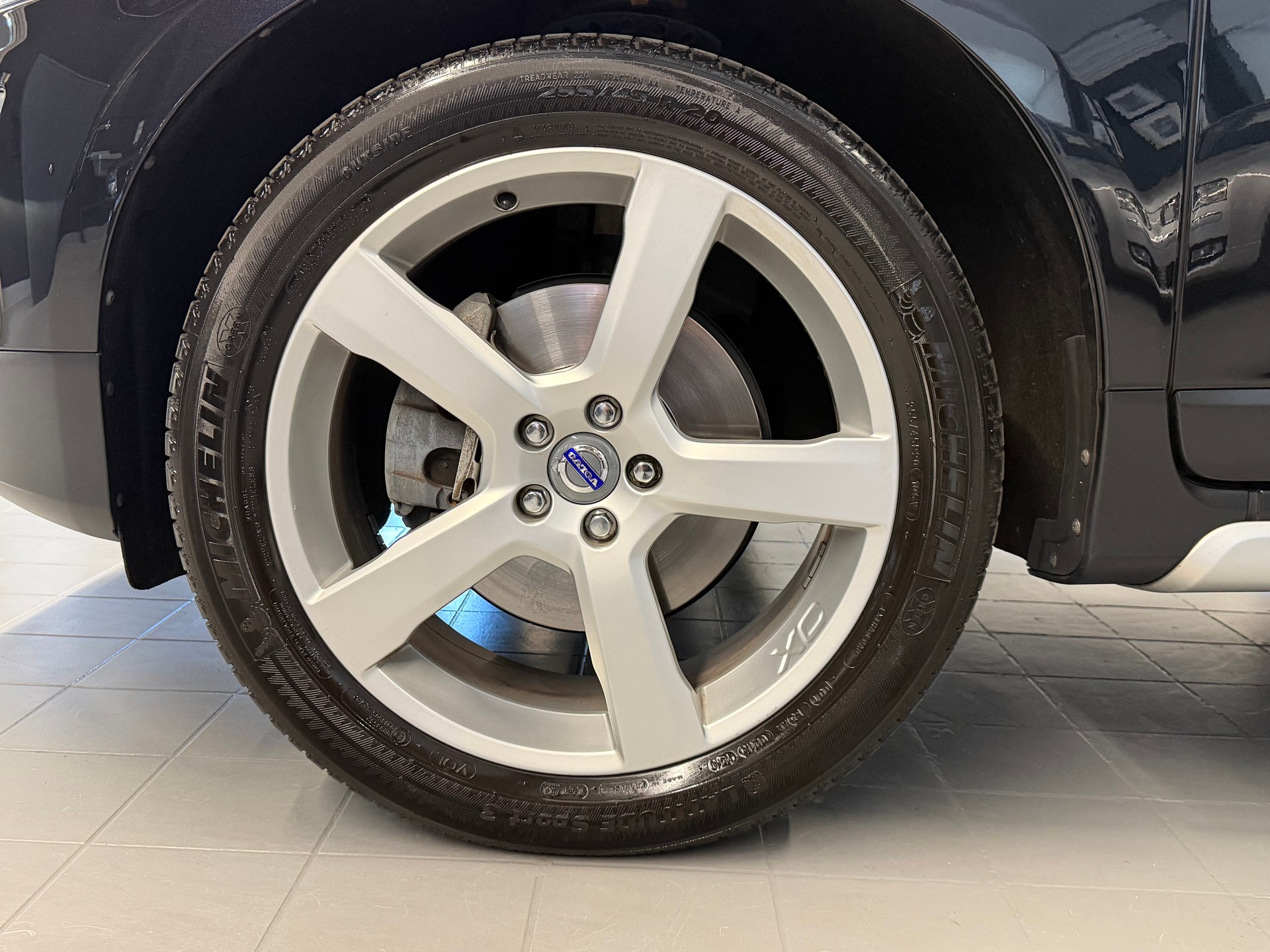 VOLVO XC60 D5 AWD R-Design 215 PS 4x4 Geartronic-image-7