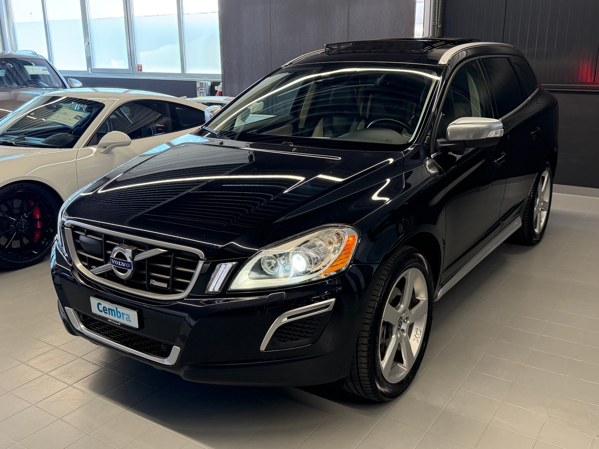 VOLVO XC60 D5 AWD R-Design 215 PS 4x4 Geartronic-showroom-element-3