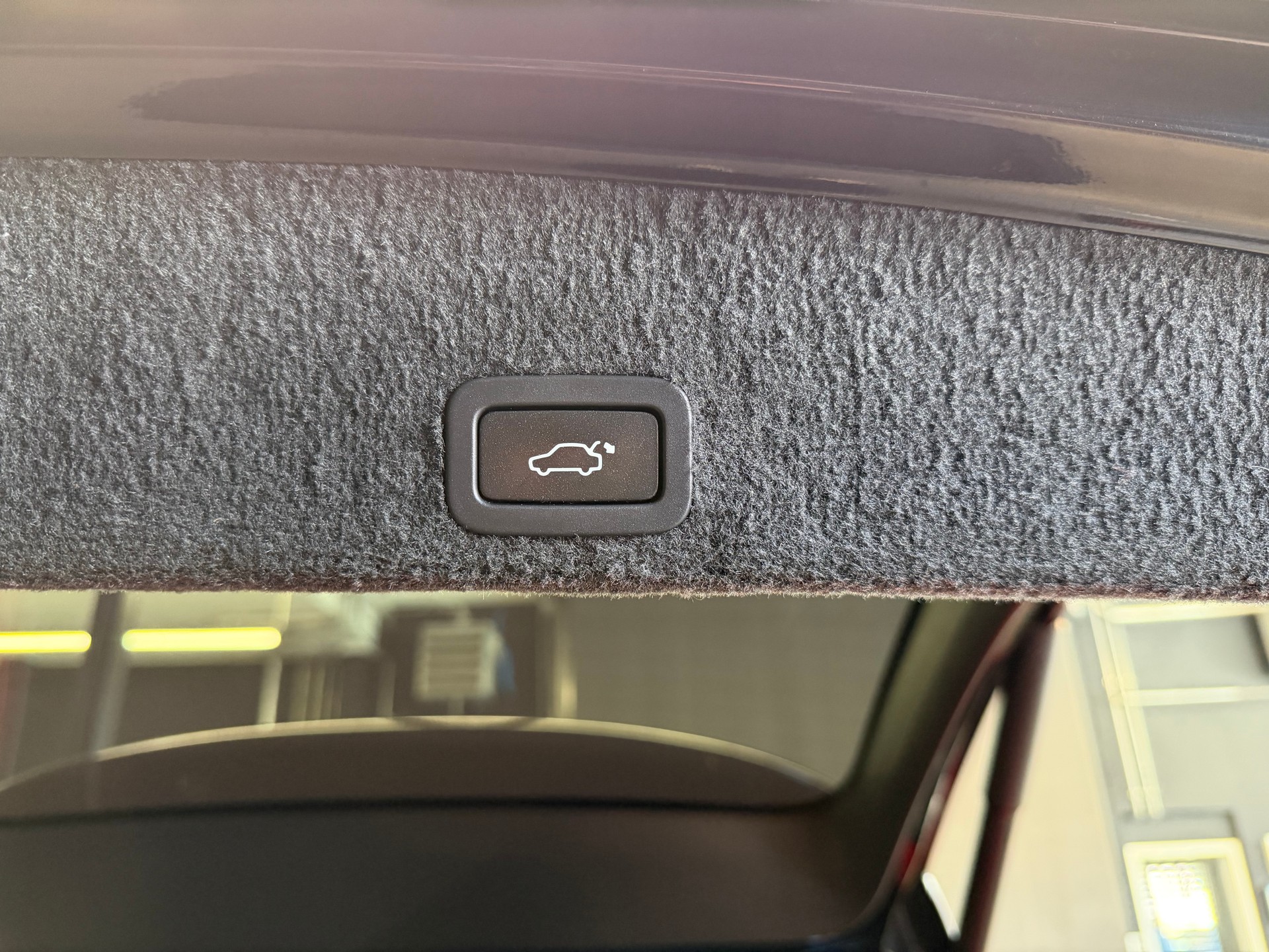 VOLVO XC60 D5 AWD R-Design 215 PS 4x4 Geartronic-image-25