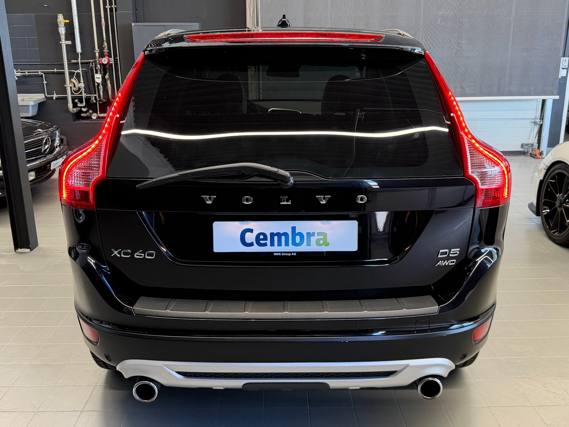 VOLVO XC60 D5 AWD R-Design 215 PS 4x4 Geartronic-image-5