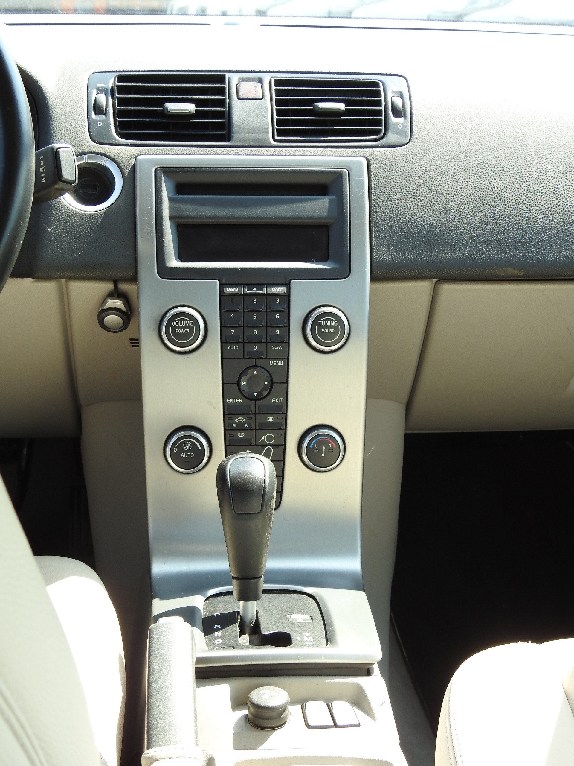 VOLVO C70 T5 Momentum-image-16