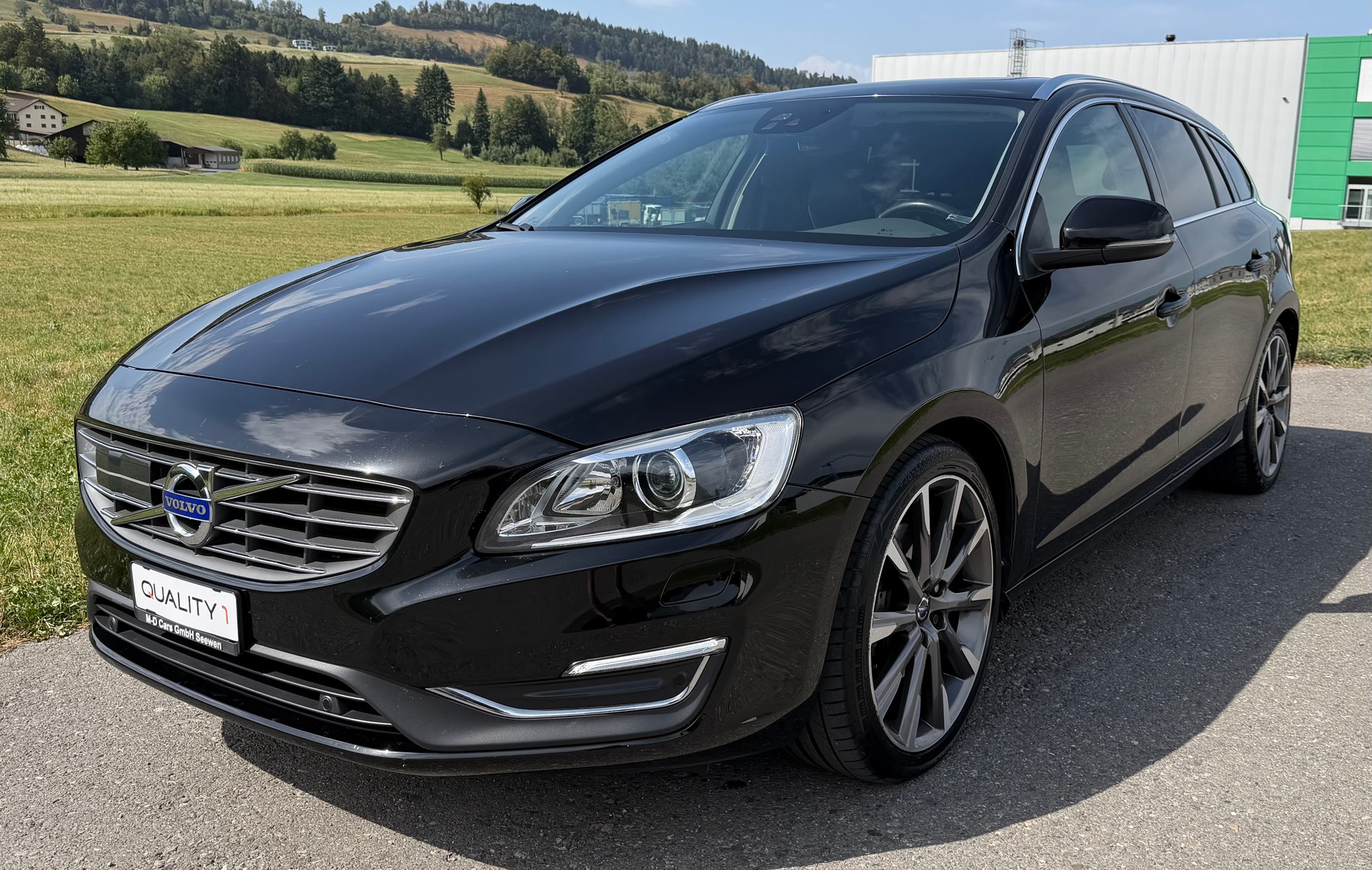 VOLVO V60 D4 AWD Summum Geartronic