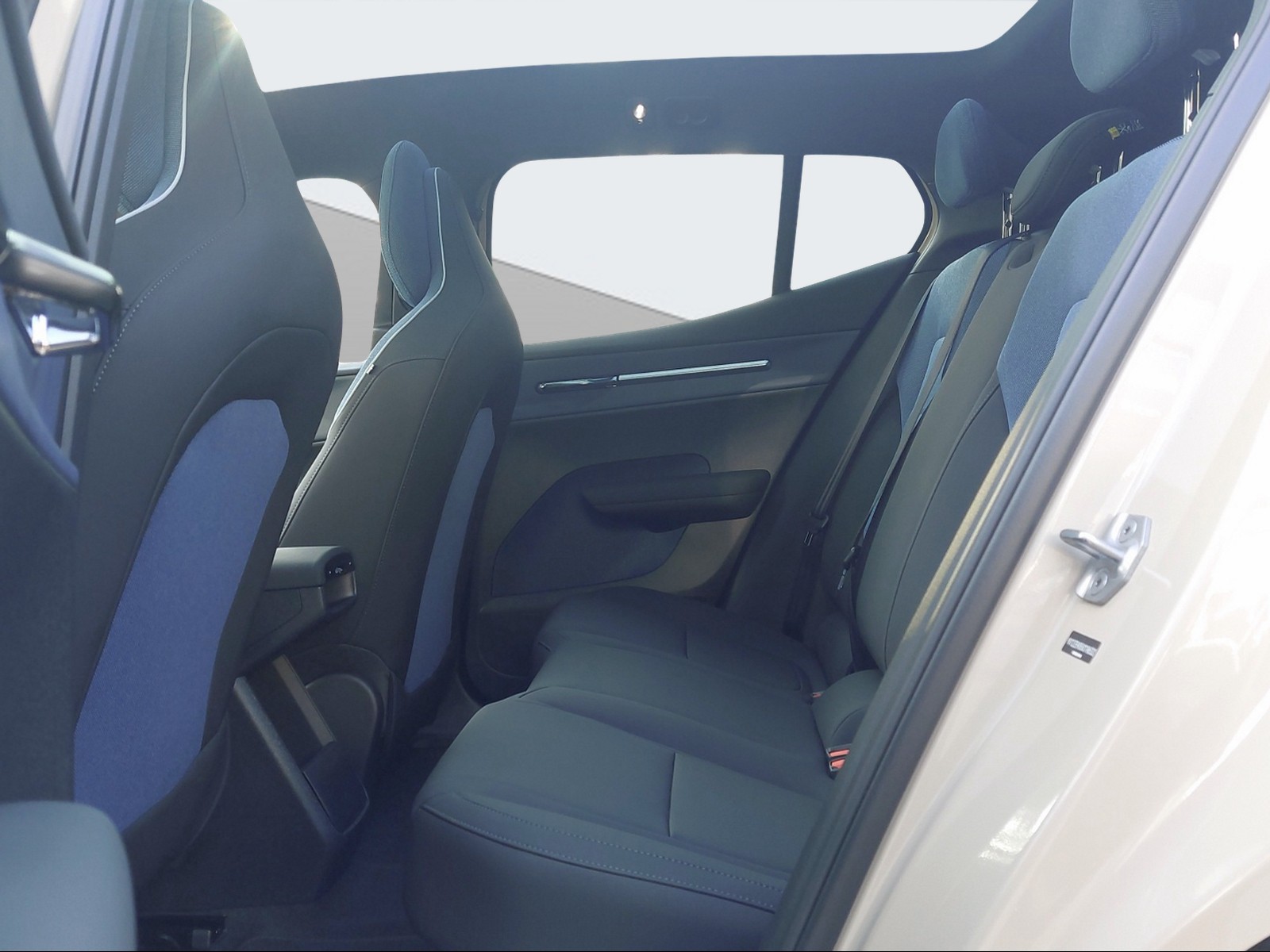 VOLVO EX 30 P8 Ultra AWD-image-11