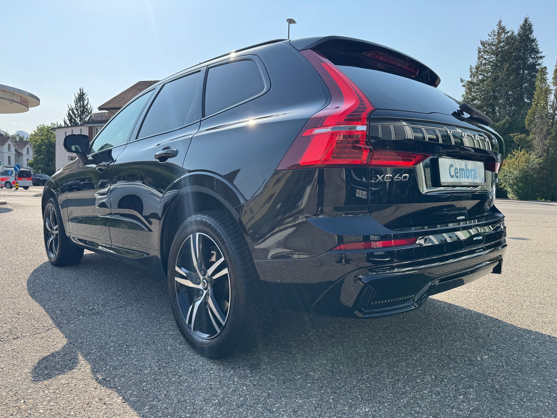 VOLVO XC60 B4 Diesel Mild Hybrid AWD R-Design Geartronic-image-9