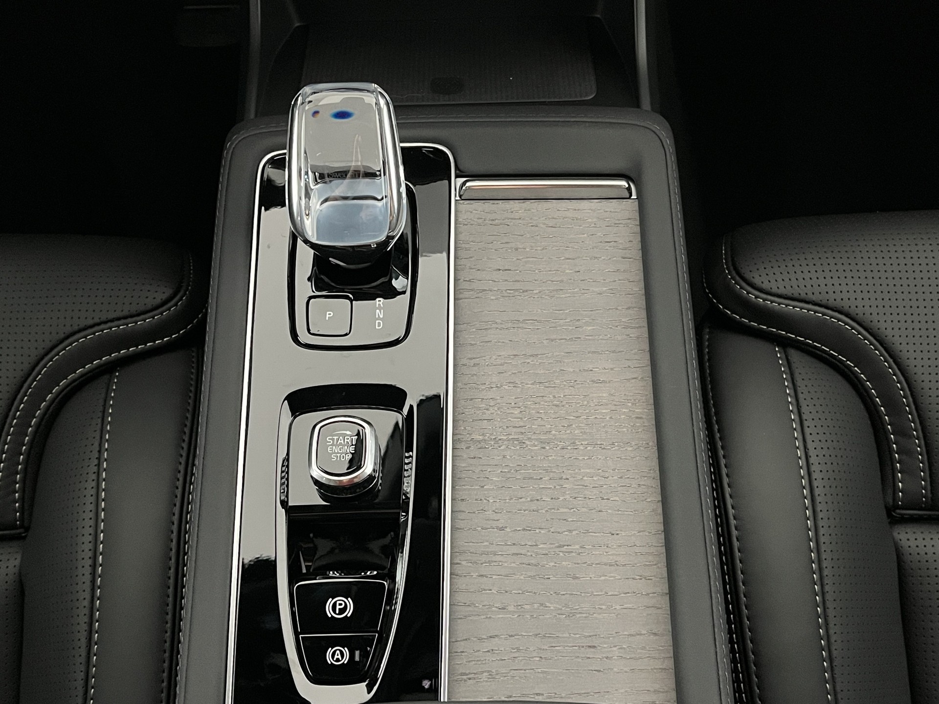 VOLVO XC90 2.0 T8 TE Ultra Bright eAWD-image-14