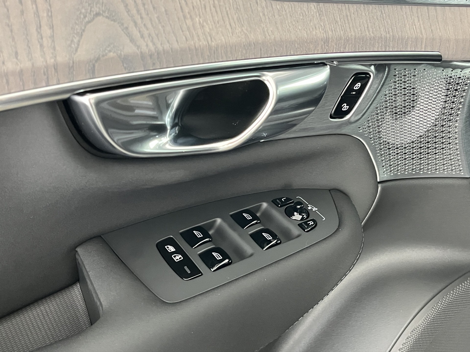 VOLVO XC90 2.0 T8 TE Ultra Bright eAWD-image-11