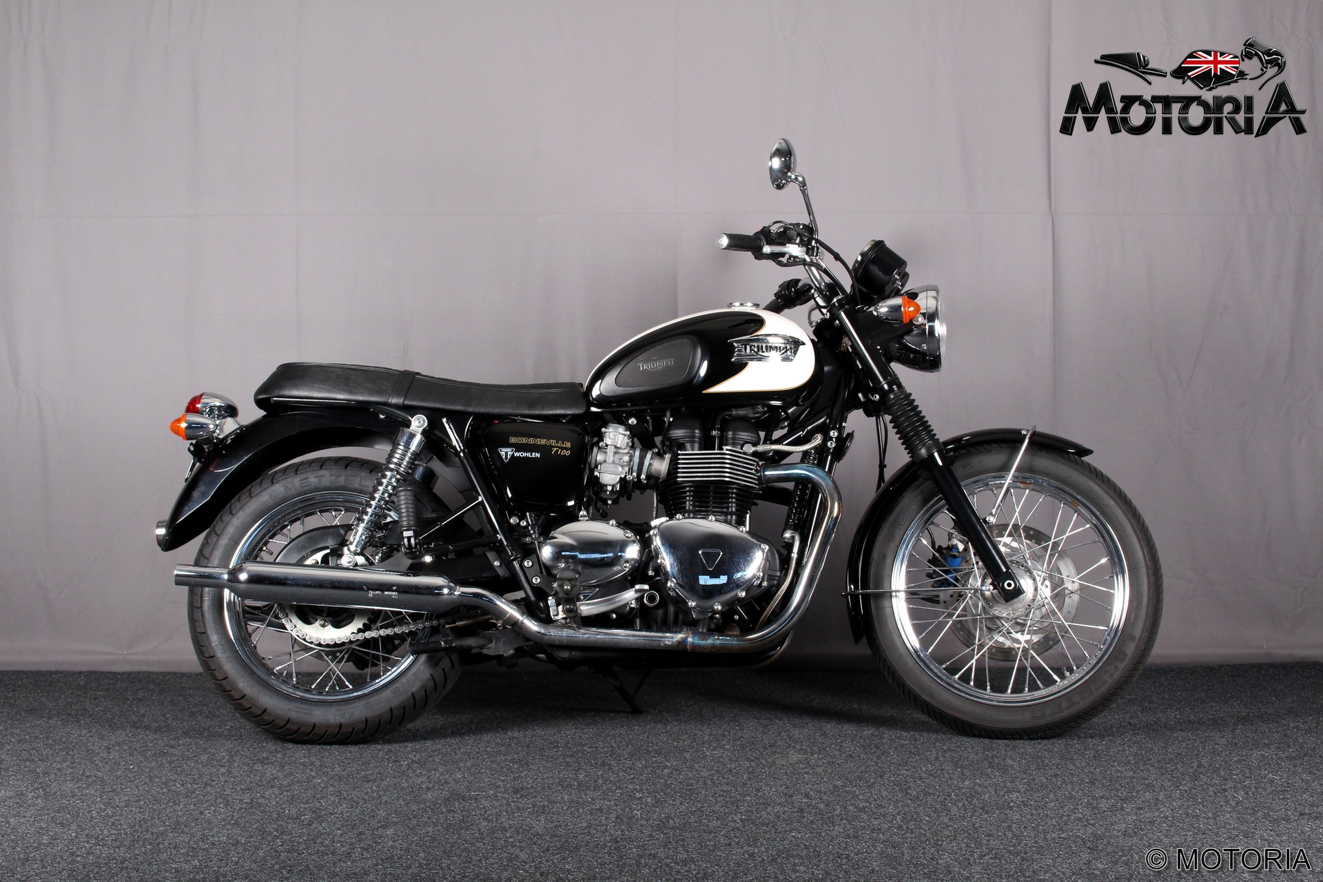 TRIUMPH Bonneville T100-showroom-element-1