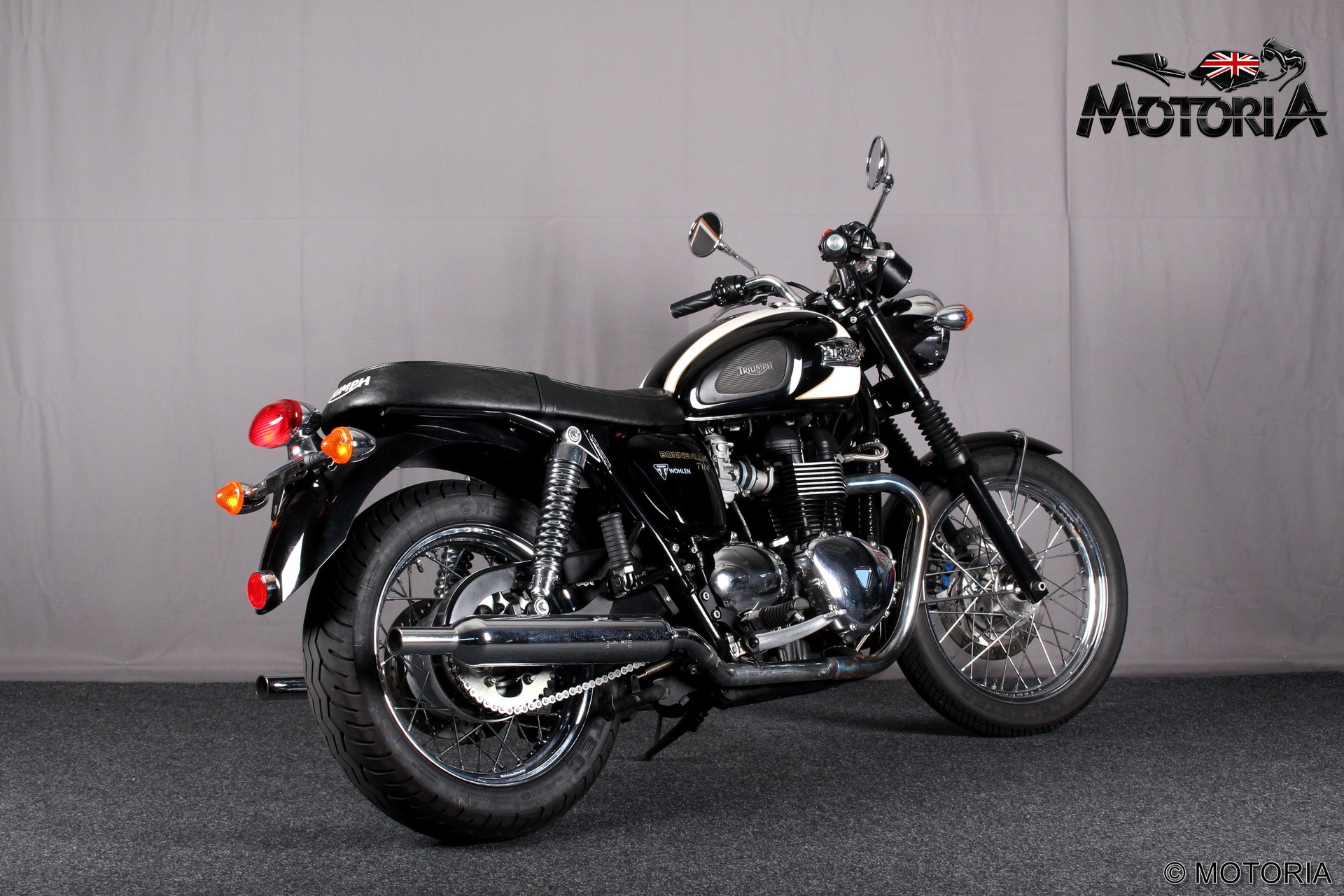 TRIUMPH Bonneville T100-showroom-element-2