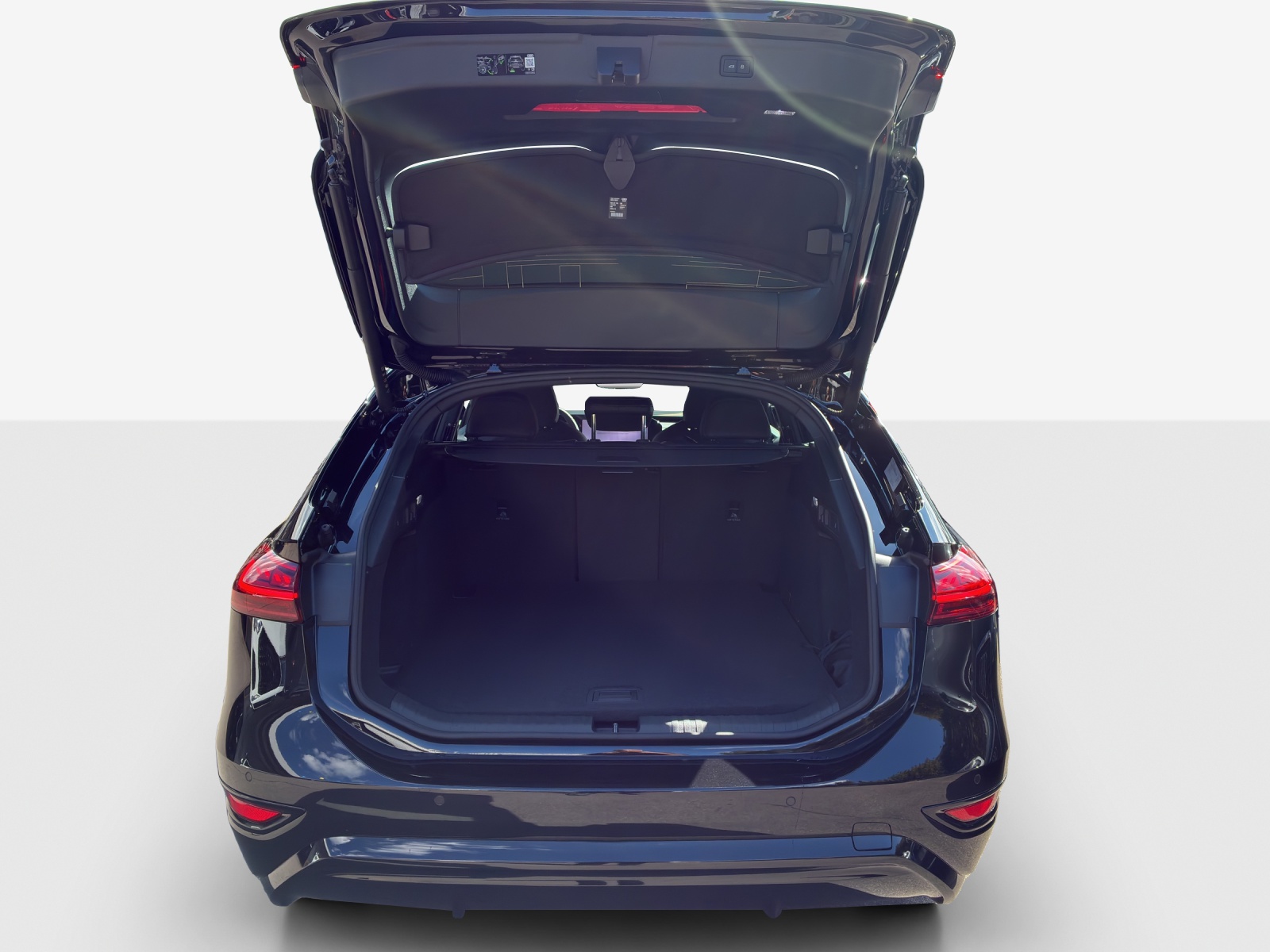 AUDI A6 Avant e-tron-image-12