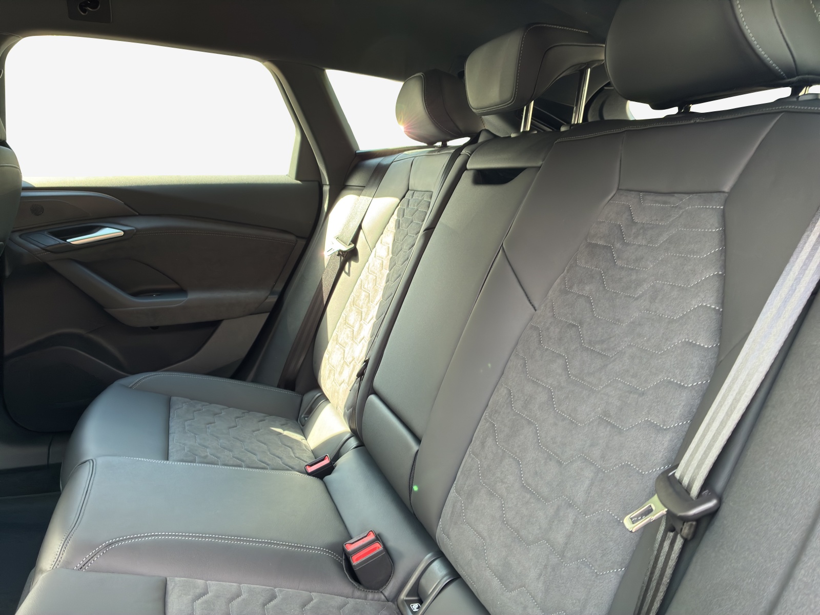 AUDI A6 Avant e-tron-image-11