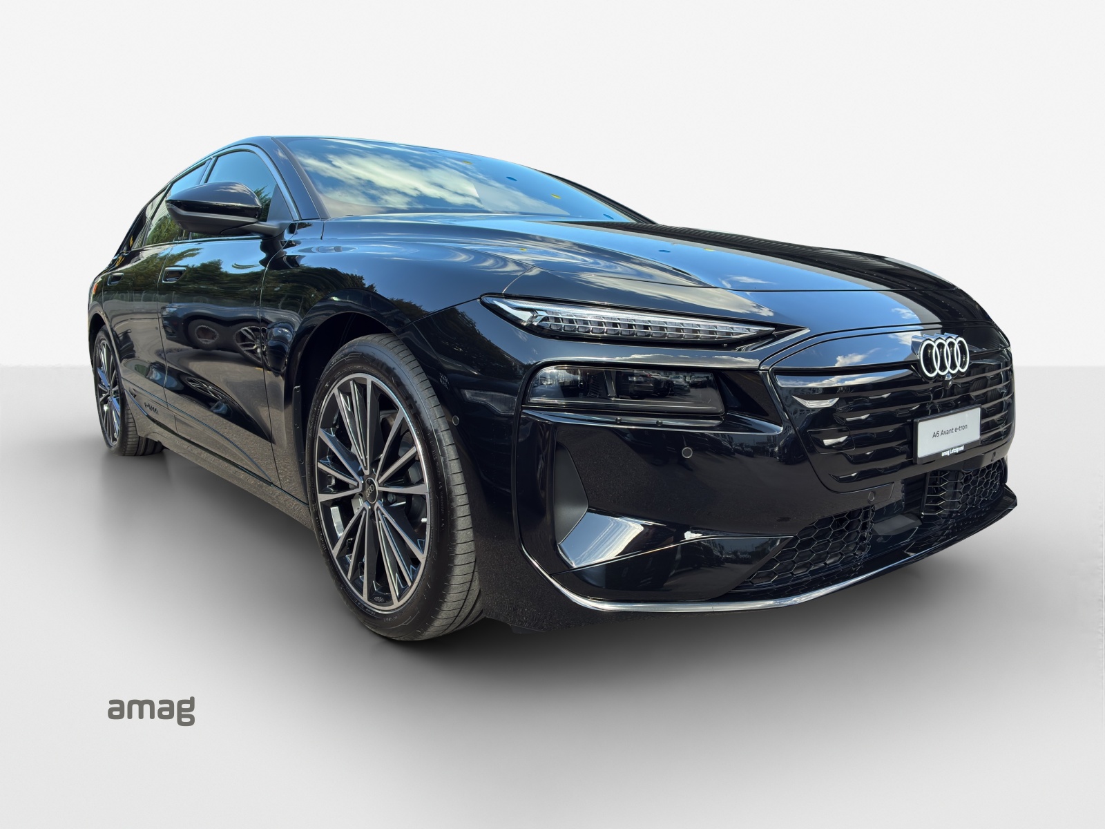 AUDI A6 Avant e-tron-image-5