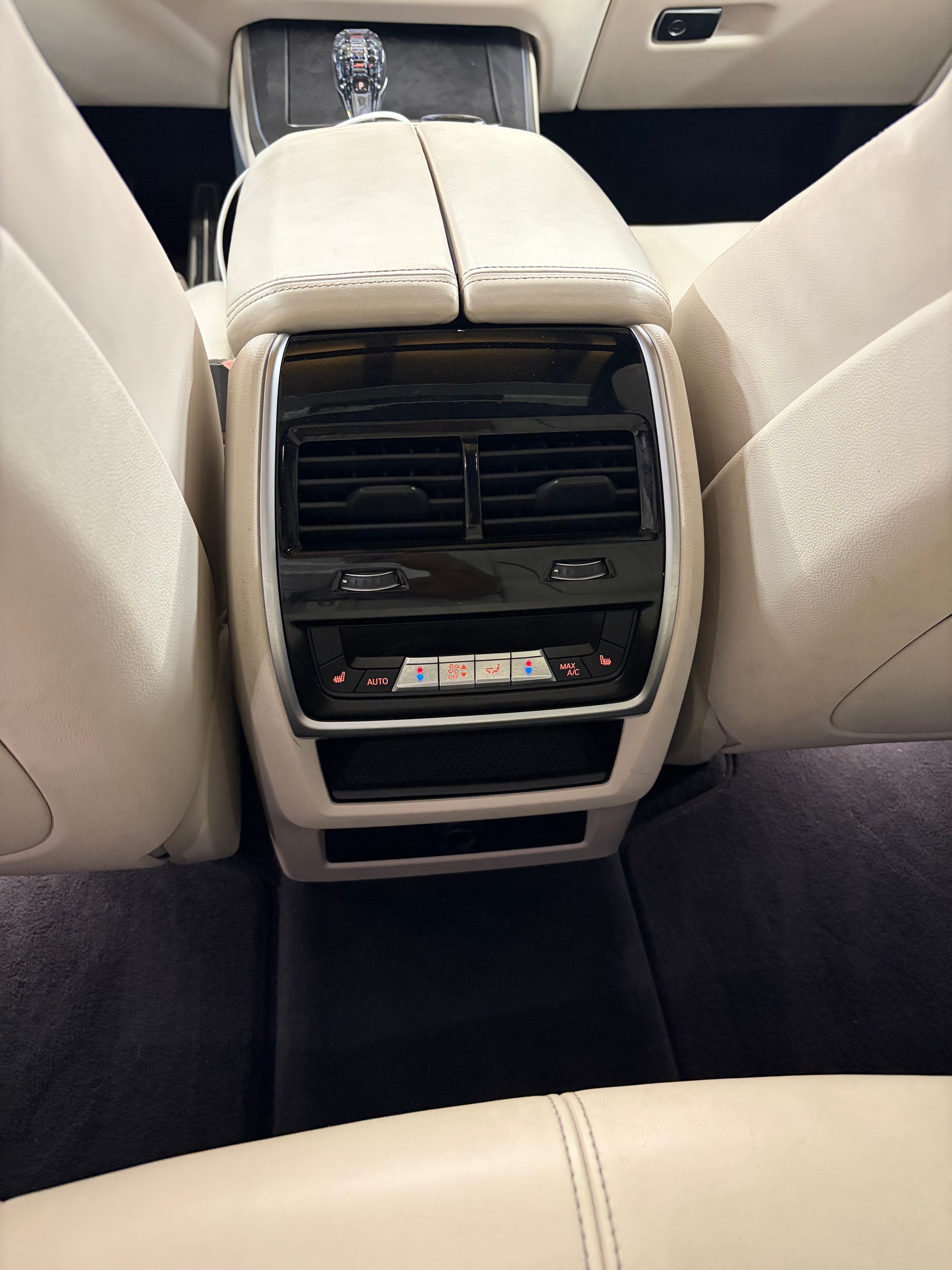 BMW X5 xDrive M50d Steptronic-image-14