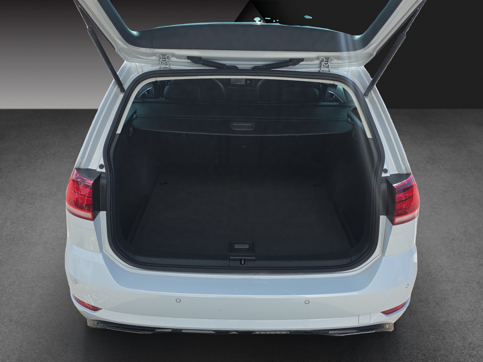 VW Golf Variant 1.4 TSI R-Line DSG-image-6