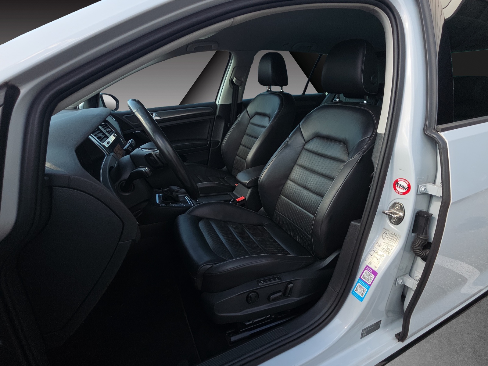 VW Golf Variant 1.4 TSI R-Line DSG-image-14