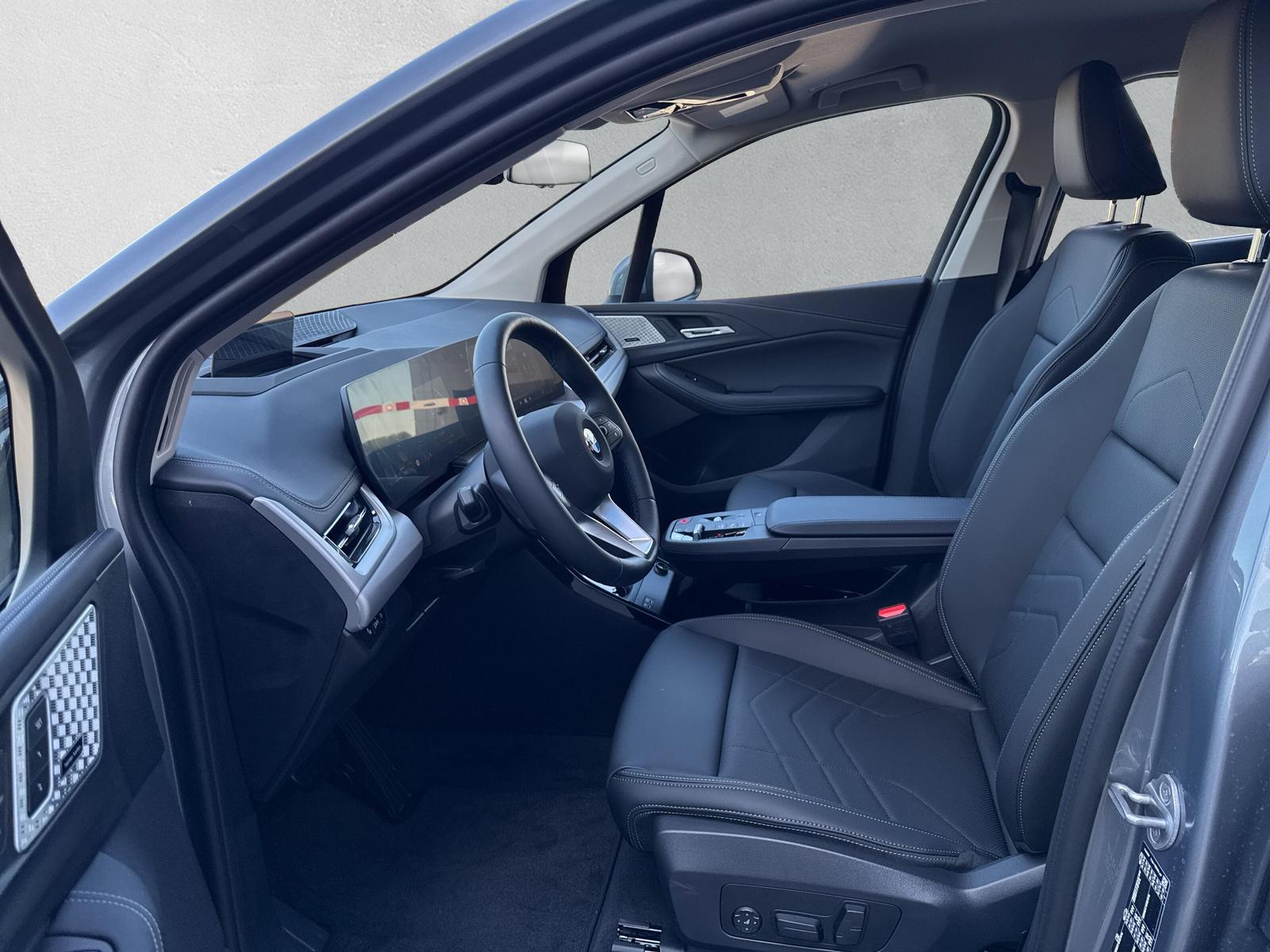 BMW 223i Active Tourer U06 (CH) 📍-image-10
