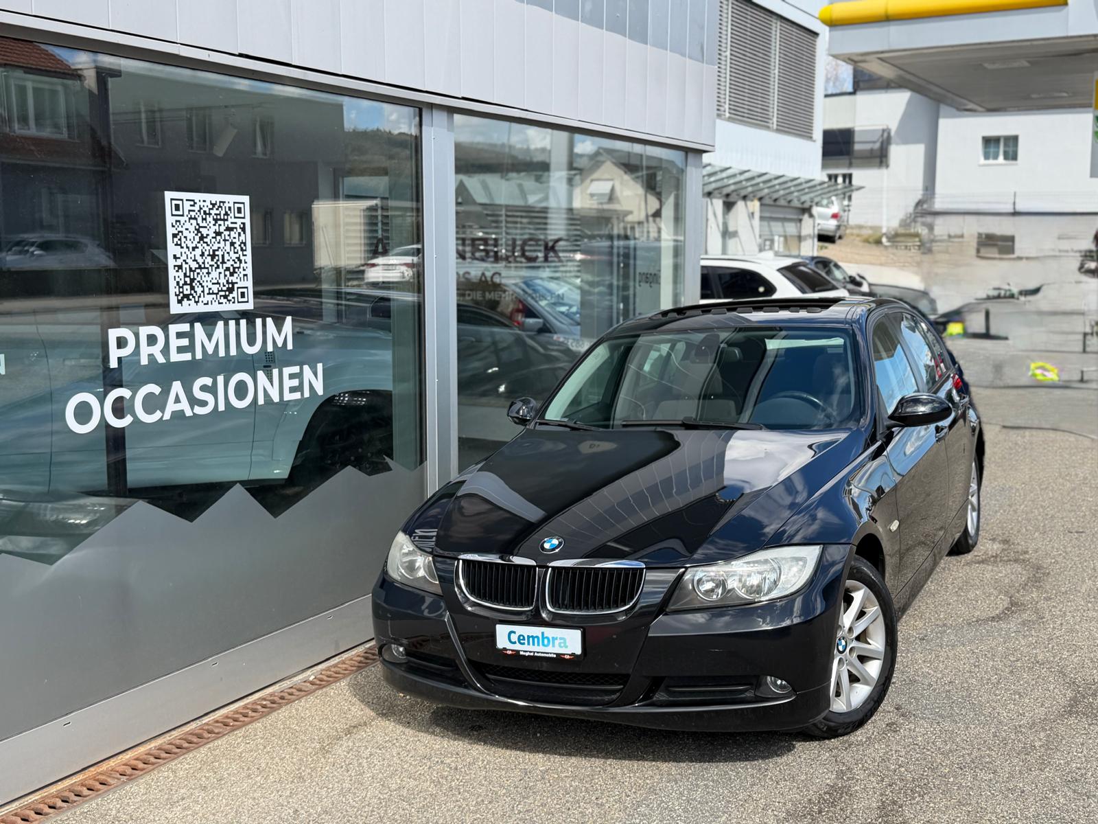 BMW 320i-image-1