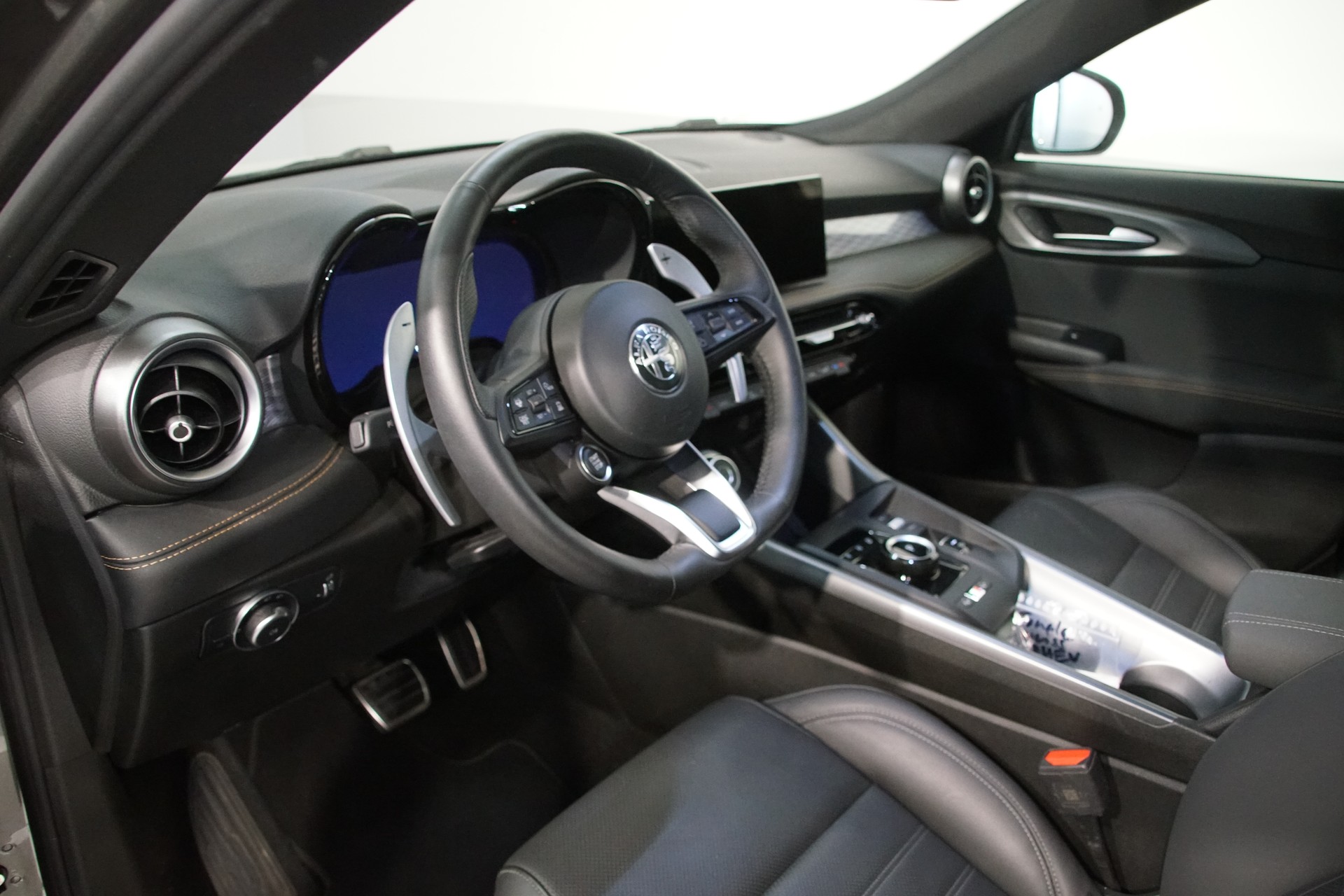 ALFA ROMEO Tonale 1.5 48V Hybrid swiss Veloce Premium Facelift-image-10
