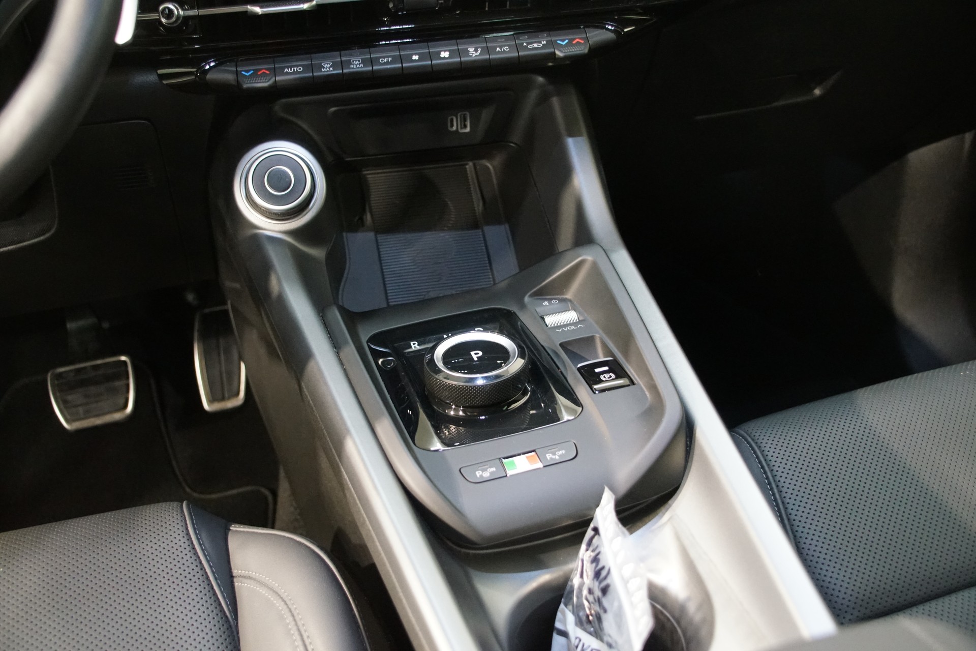ALFA ROMEO Tonale 1.5 48V Hybrid swiss Veloce Premium Facelift-image-15