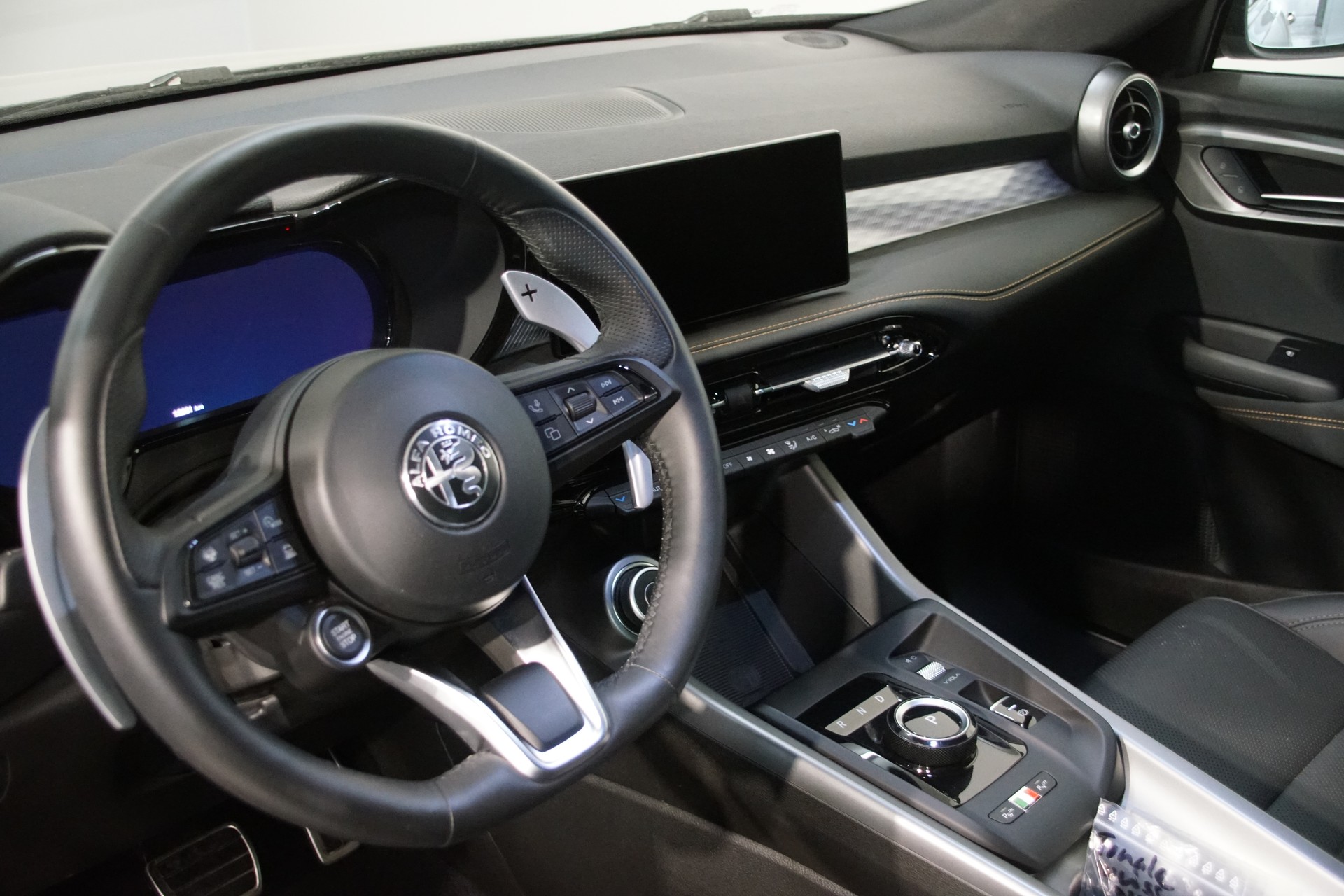 ALFA ROMEO Tonale 1.5 48V Hybrid swiss Veloce Premium Facelift-image-13