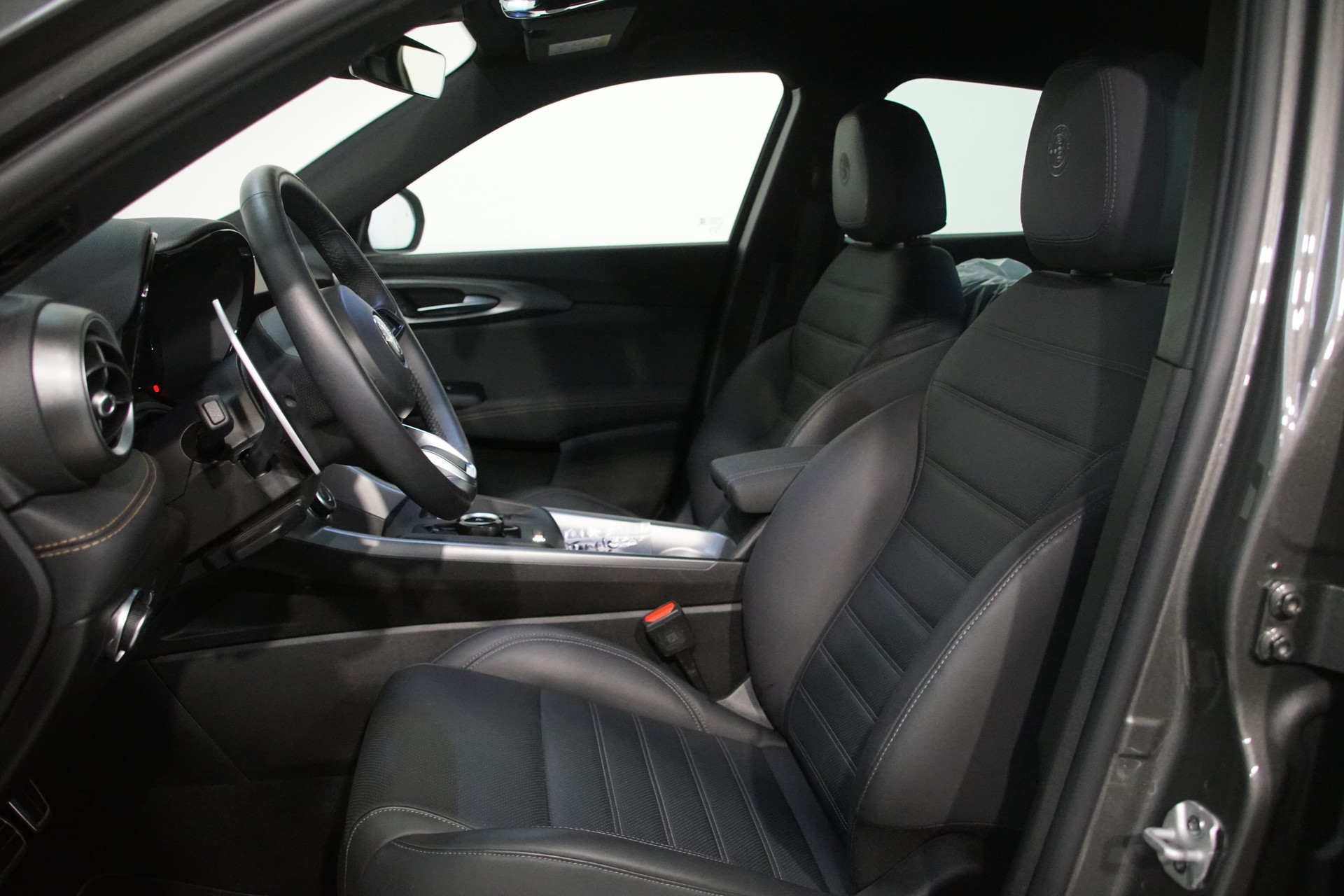 ALFA ROMEO Tonale 1.5 48V Hybrid swiss Veloce Premium Facelift-image-12