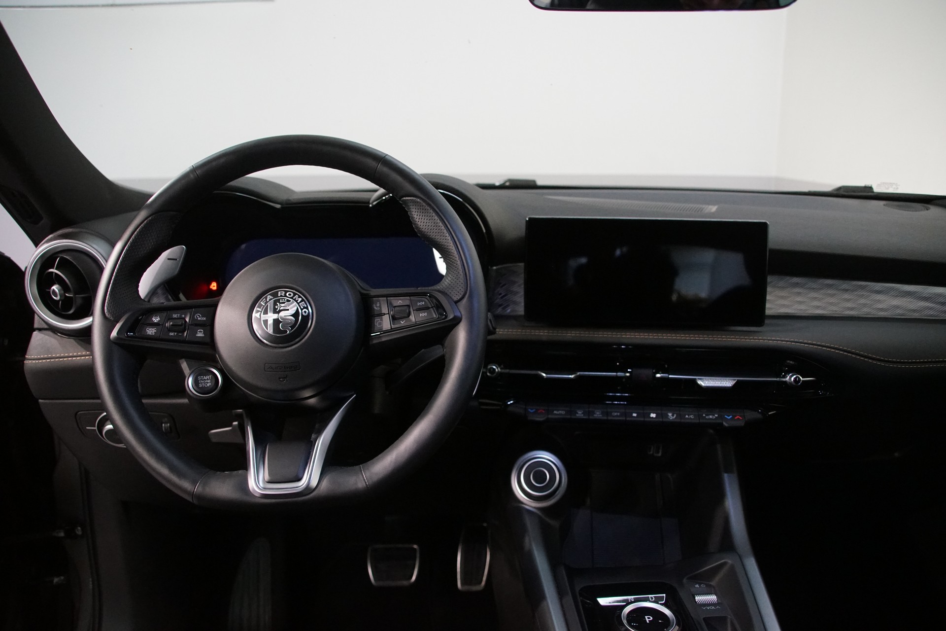 ALFA ROMEO Tonale 1.5 48V Hybrid swiss Veloce Premium Facelift-image-14