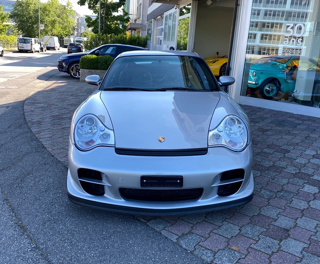 PORSCHE 911 GT2-showroom-element-2