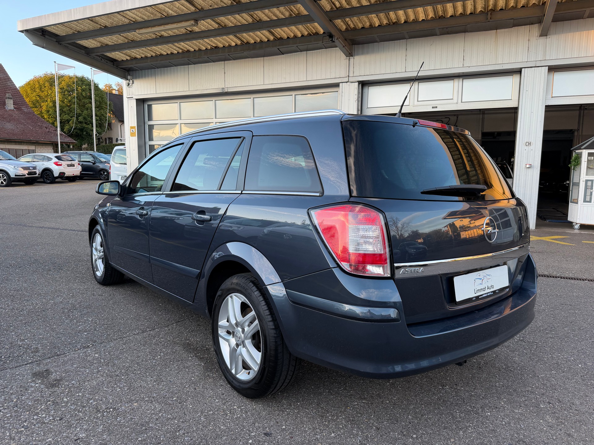 OPEL Astra Caravan 1.8i 16V Enjoy-image-3