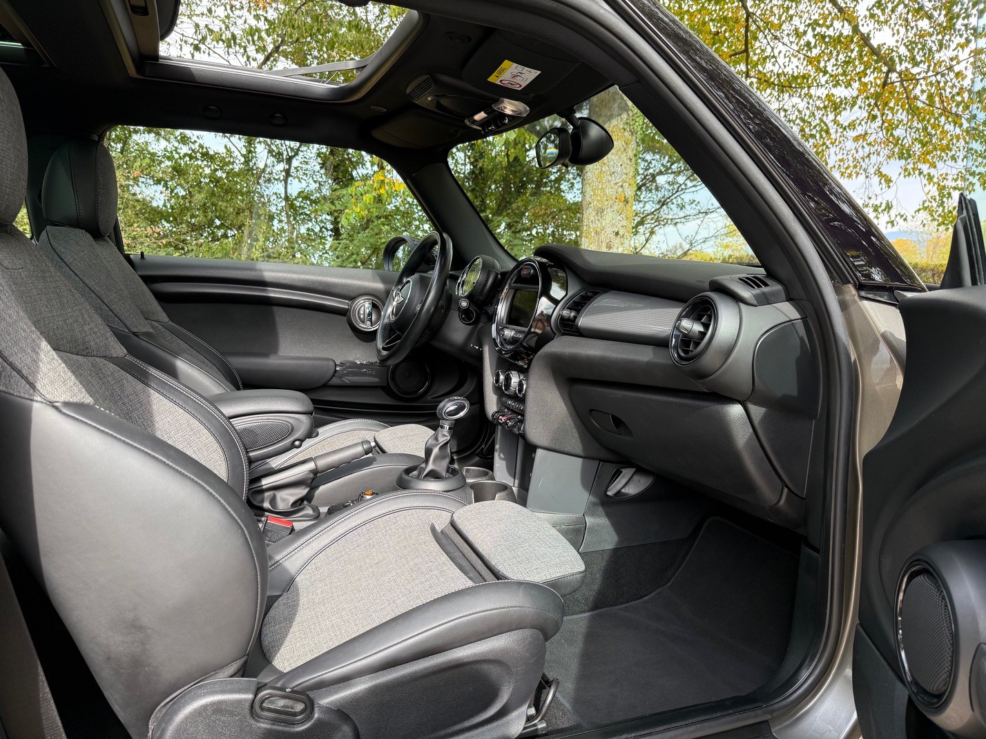MINI Cooper Steptronic-image-7