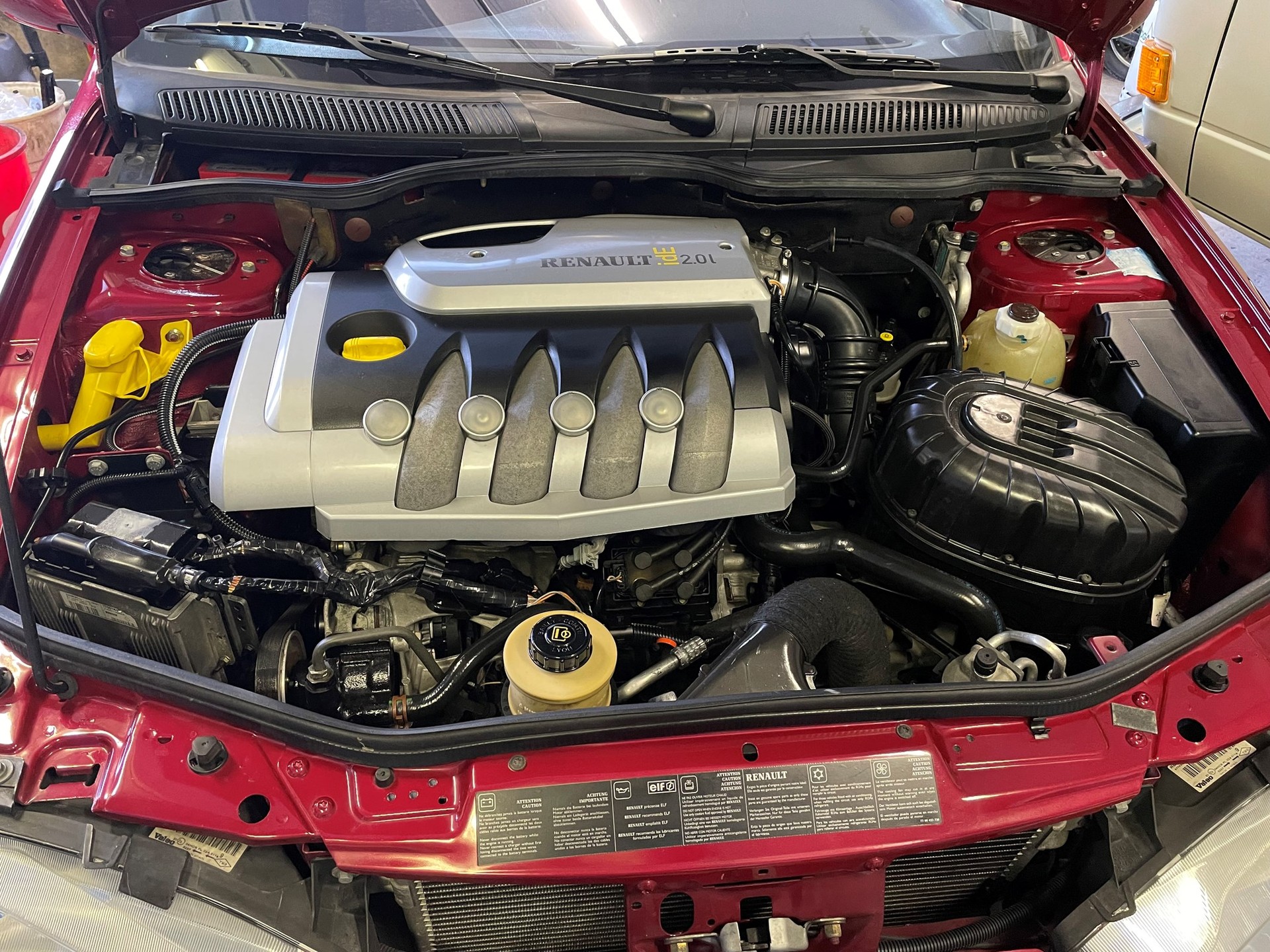 RENAULT Mégane 2.0 16V IDE Impulsion-image-9