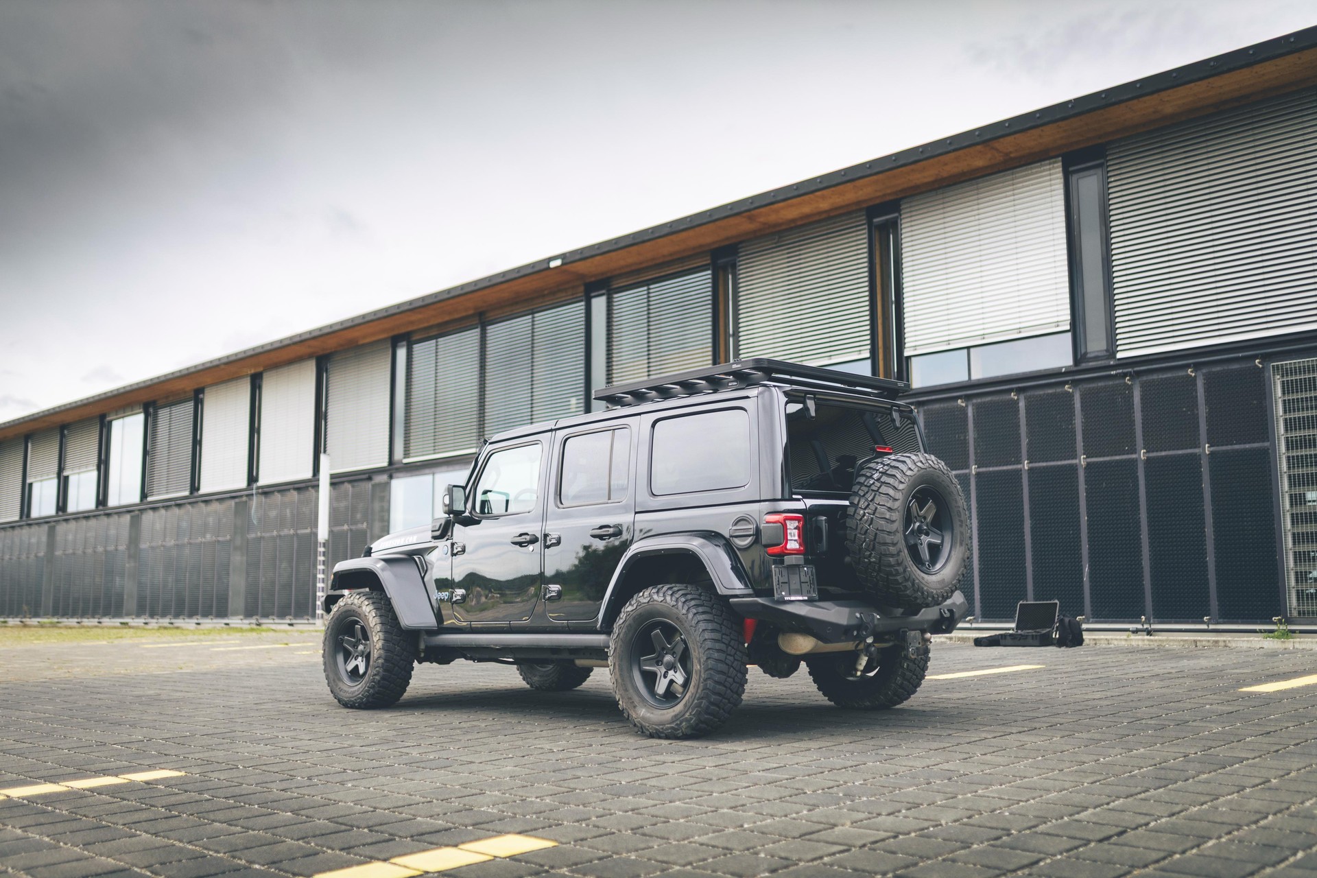 JEEP Wrangler 2.0 PHEV Unlimited Sahara Automatic-image-3