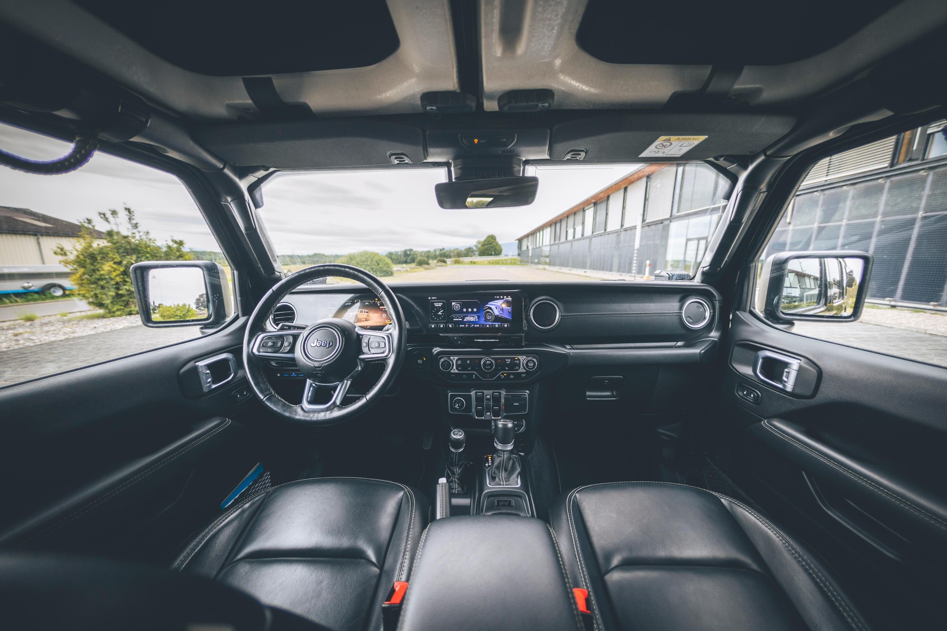 JEEP Wrangler 2.0 PHEV Unlimited Sahara Automatic-image-11