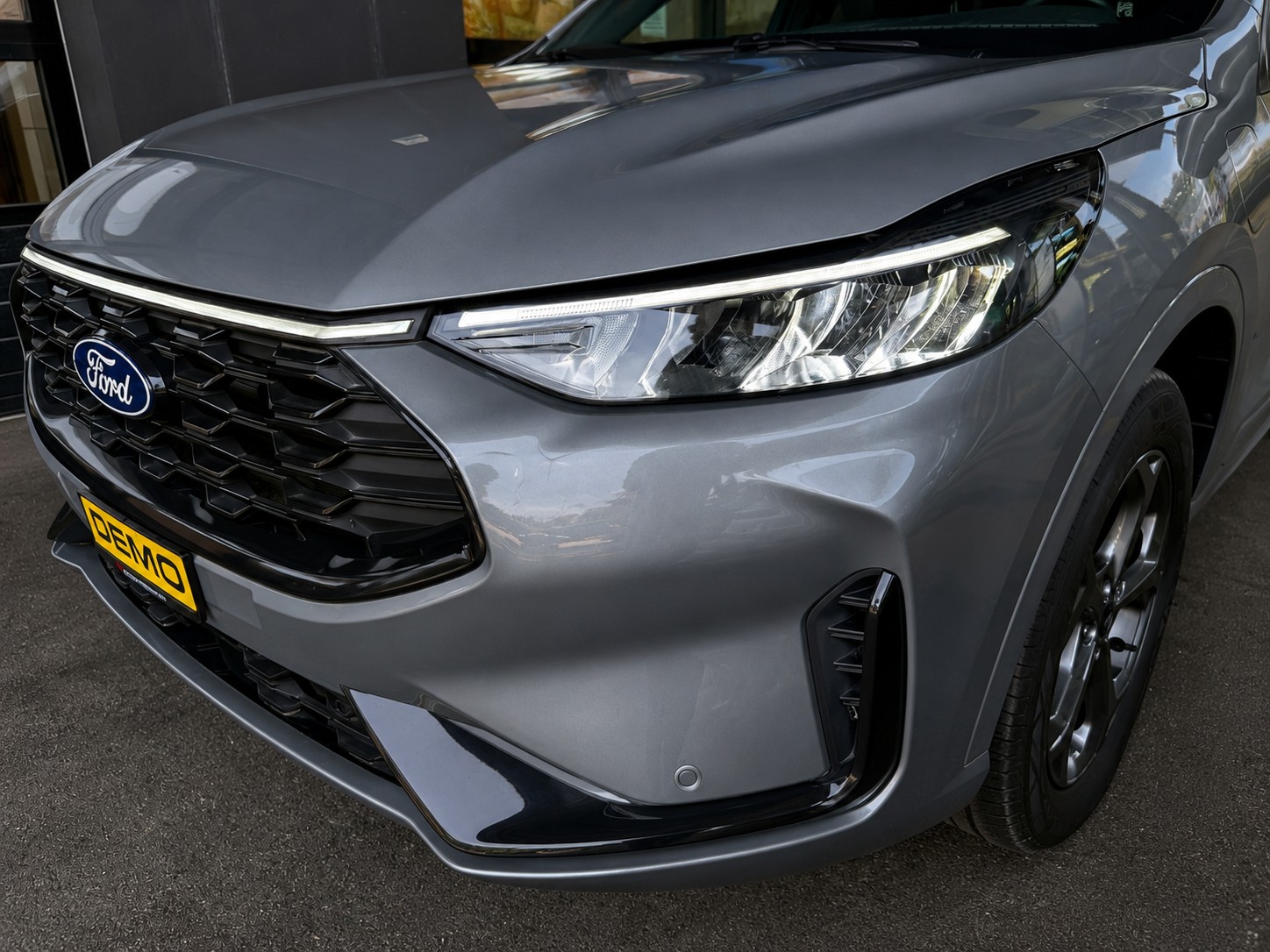 FORD Kuga 2.5 PHEV ST-Line FWD-showroom-element-3