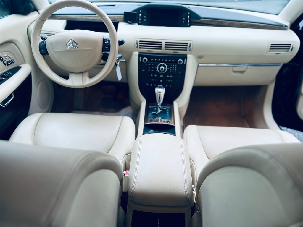 CITROEN C6 Sedan 2.7 HDi V6 Exclusive Automatic-image-8