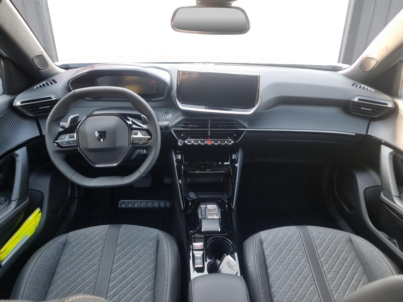 PEUGEOT 2008 1.2 PureTech 130 Allure Premium-image-7