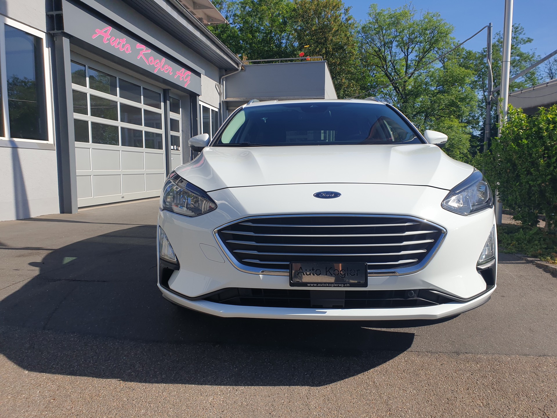 FORD Focus 1.0 SCTi Cool Connect Automatic-image-1