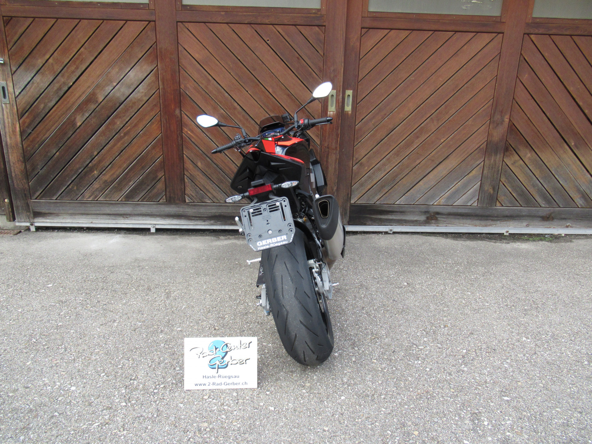 APRILIA Tuono V4 1100 Factory-image-2