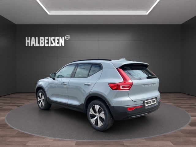 VOLVO XC40 2.0 B3 MH Plus Dark-image-6