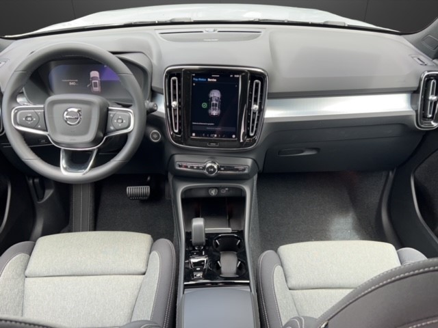 VOLVO XC40 2.0 B3 MH Plus Dark-image-11