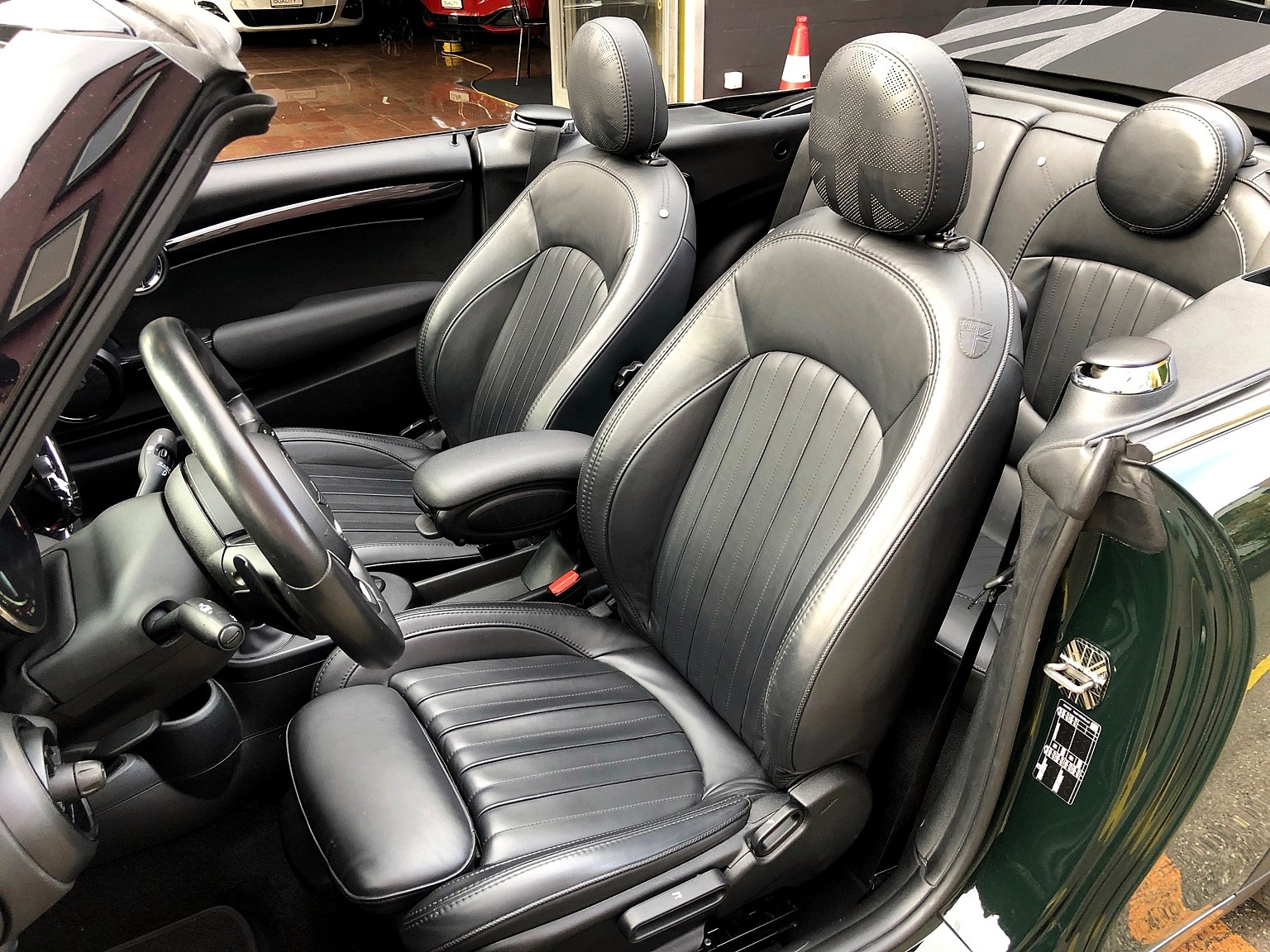 MINI Cooper JCW Cabrio Steptr.-image-7