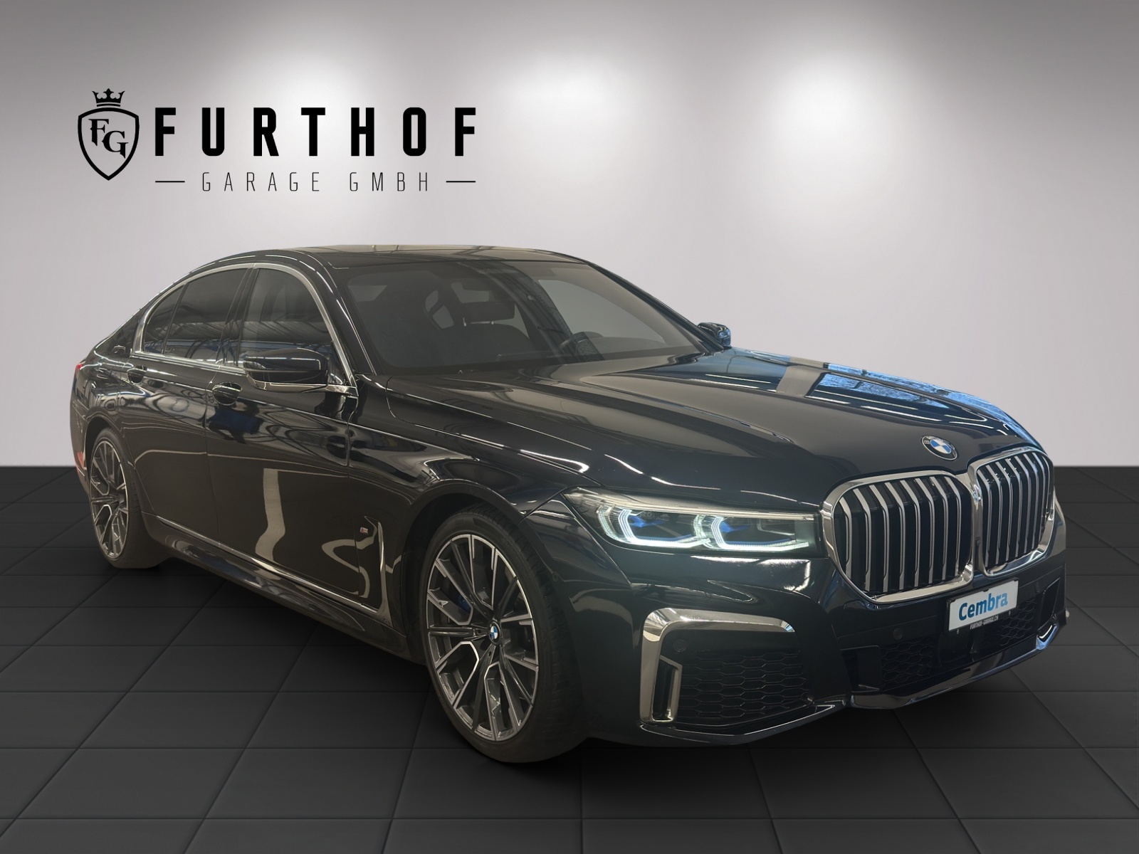 BMW 750i xDrive Steptronic-showroom-element-1