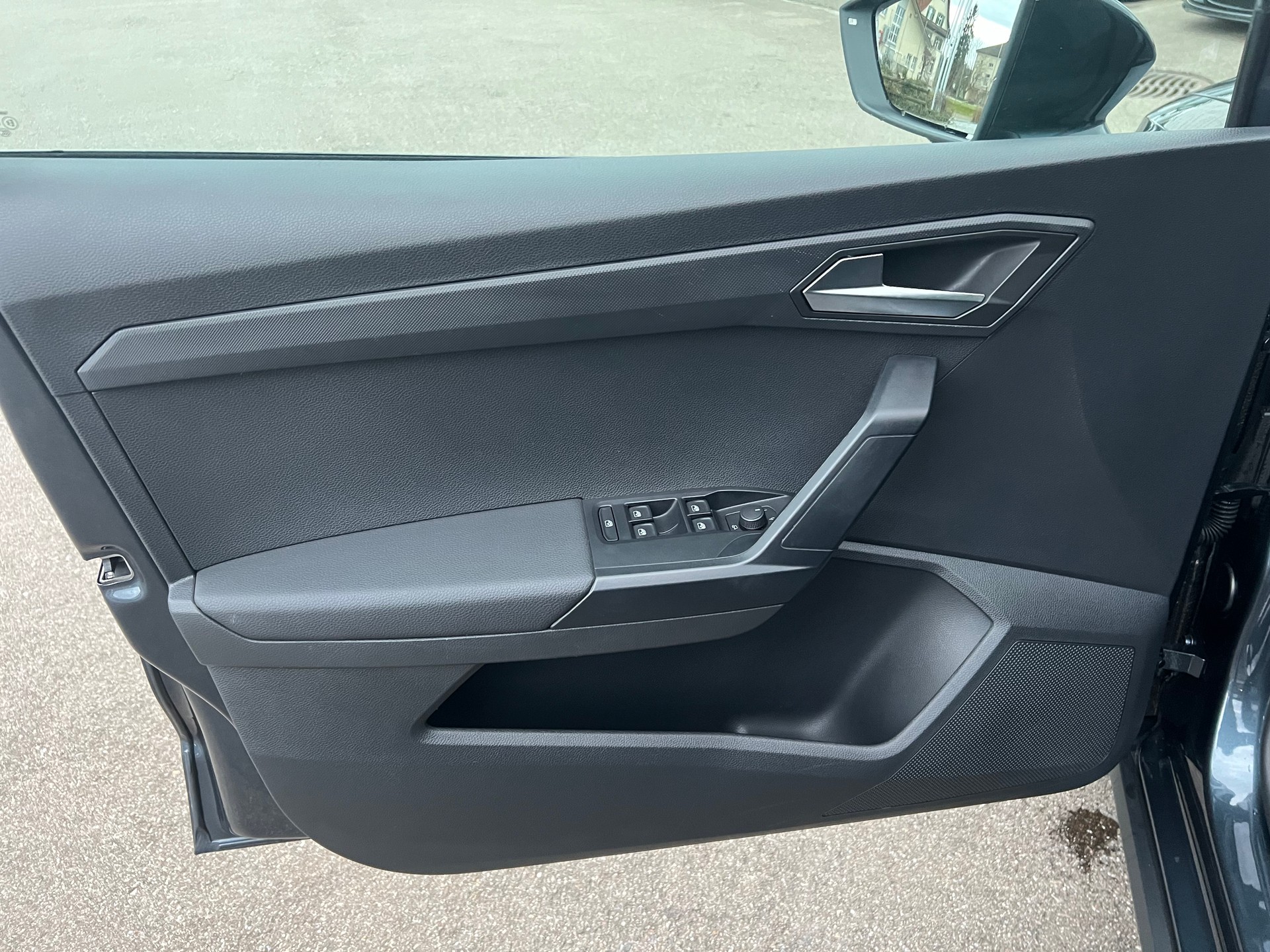 SEAT Arona 1.0 TSI Eco Style DSG-image-8