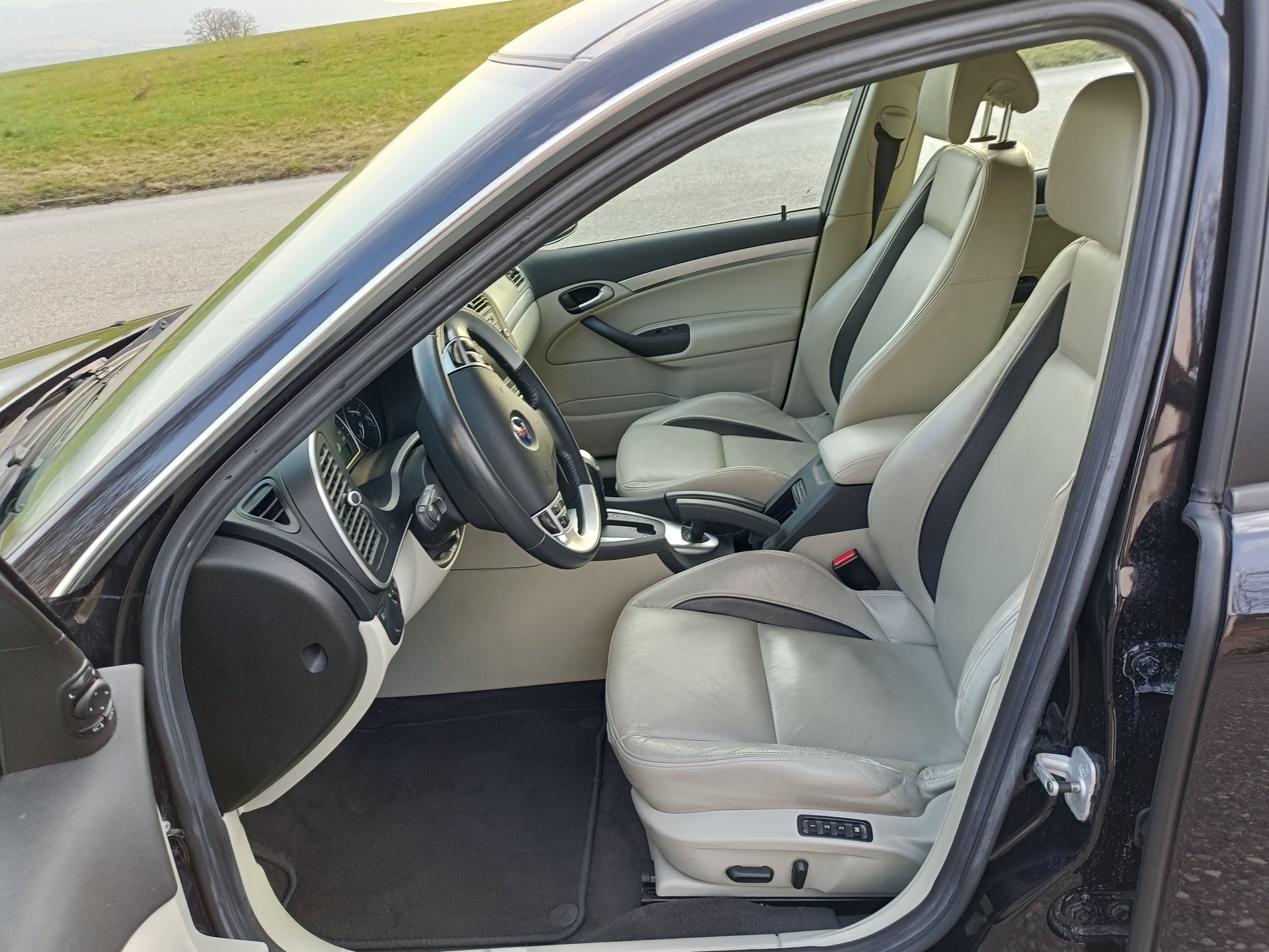 SAAB 9-3 2.0T Aero XWD Automatic-image-12