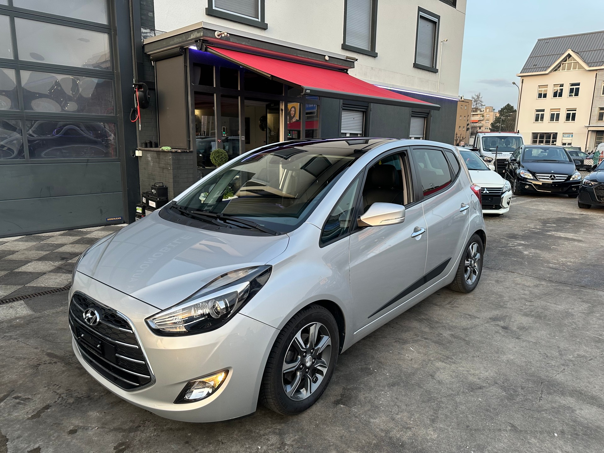 HYUNDAI iX20 1.6 Vertex Automatic-showroom-element-3