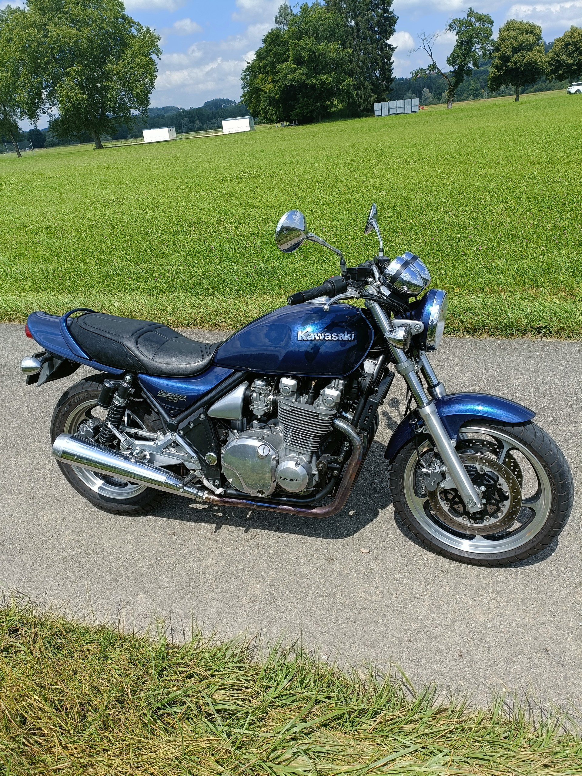 KAWASAKI Zephyr 1100-image-1